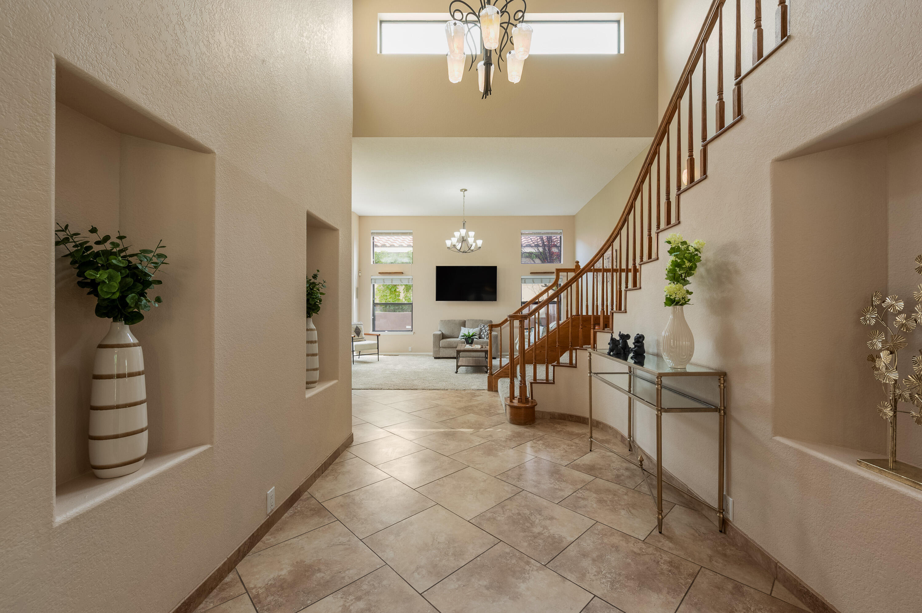 5327 AVENIDA CUESTA NE