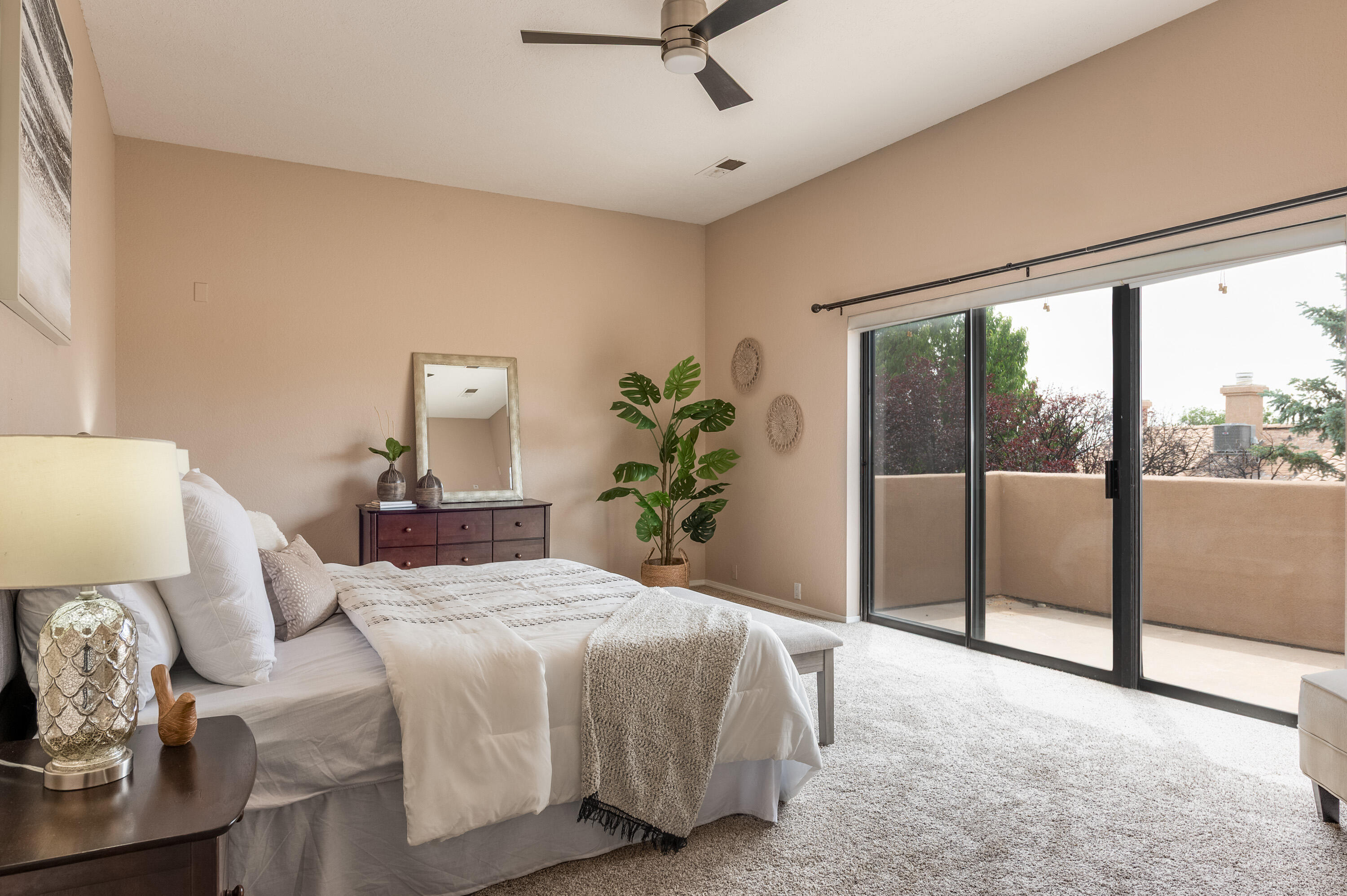 5327 AVENIDA CUESTA NE