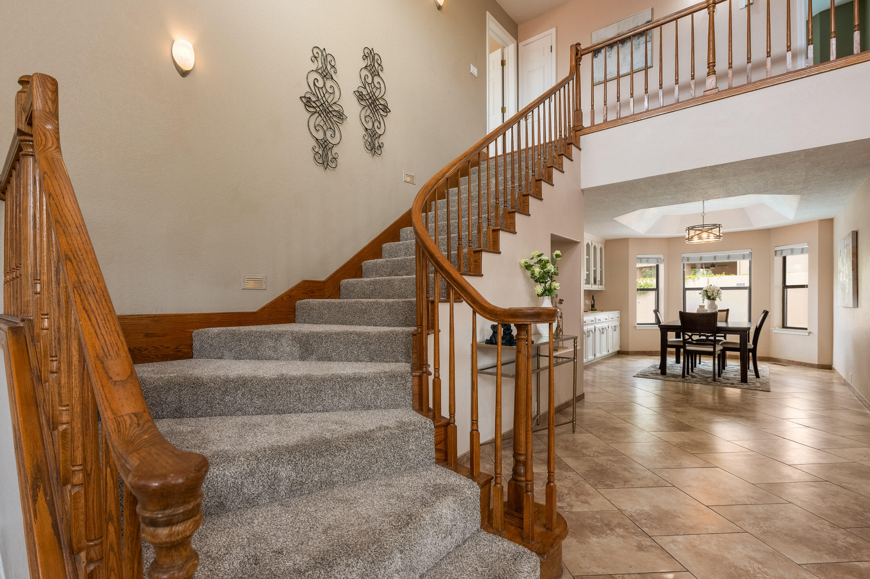 5327 AVENIDA CUESTA NE