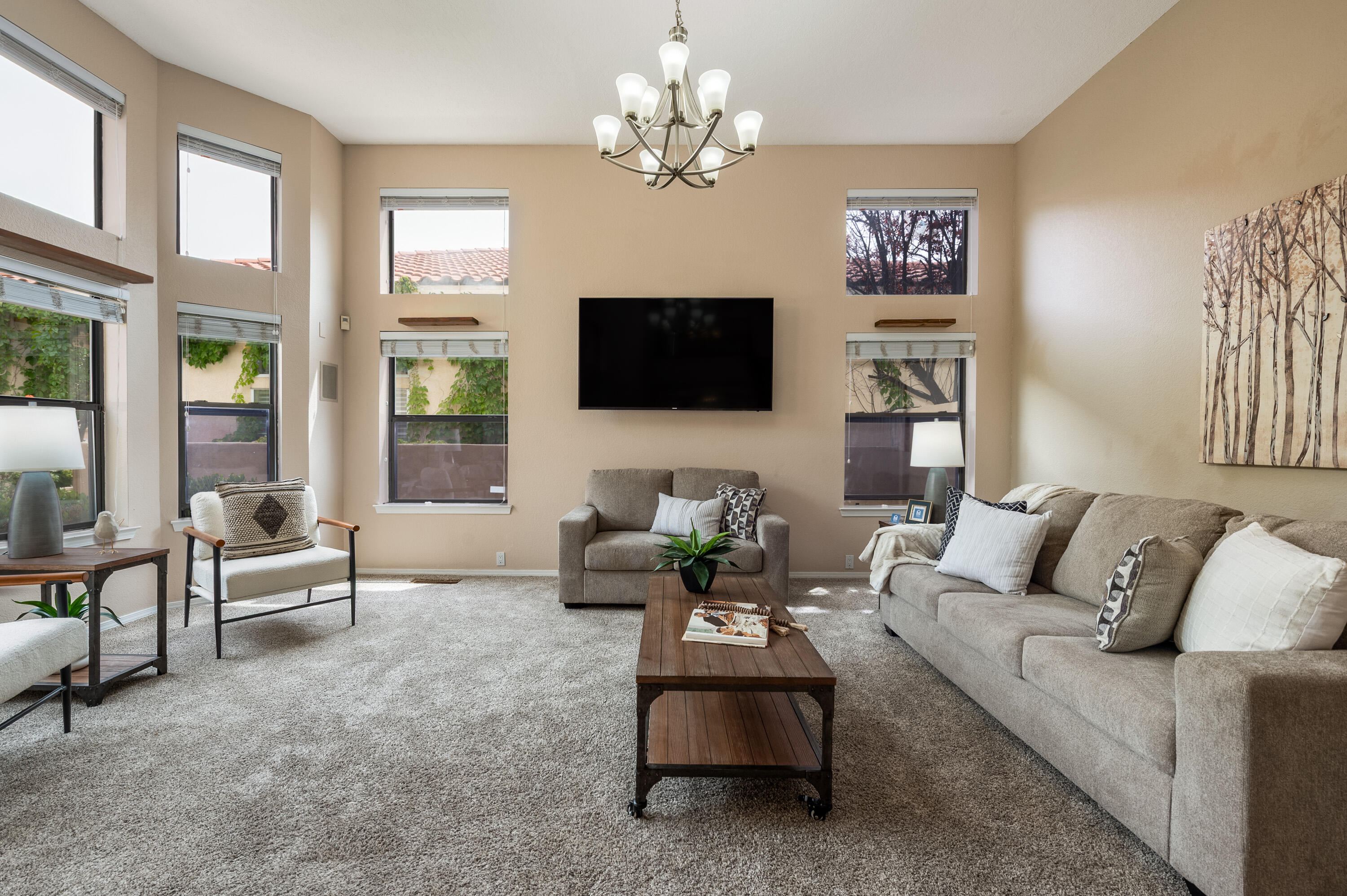 5327 AVENIDA CUESTA NE