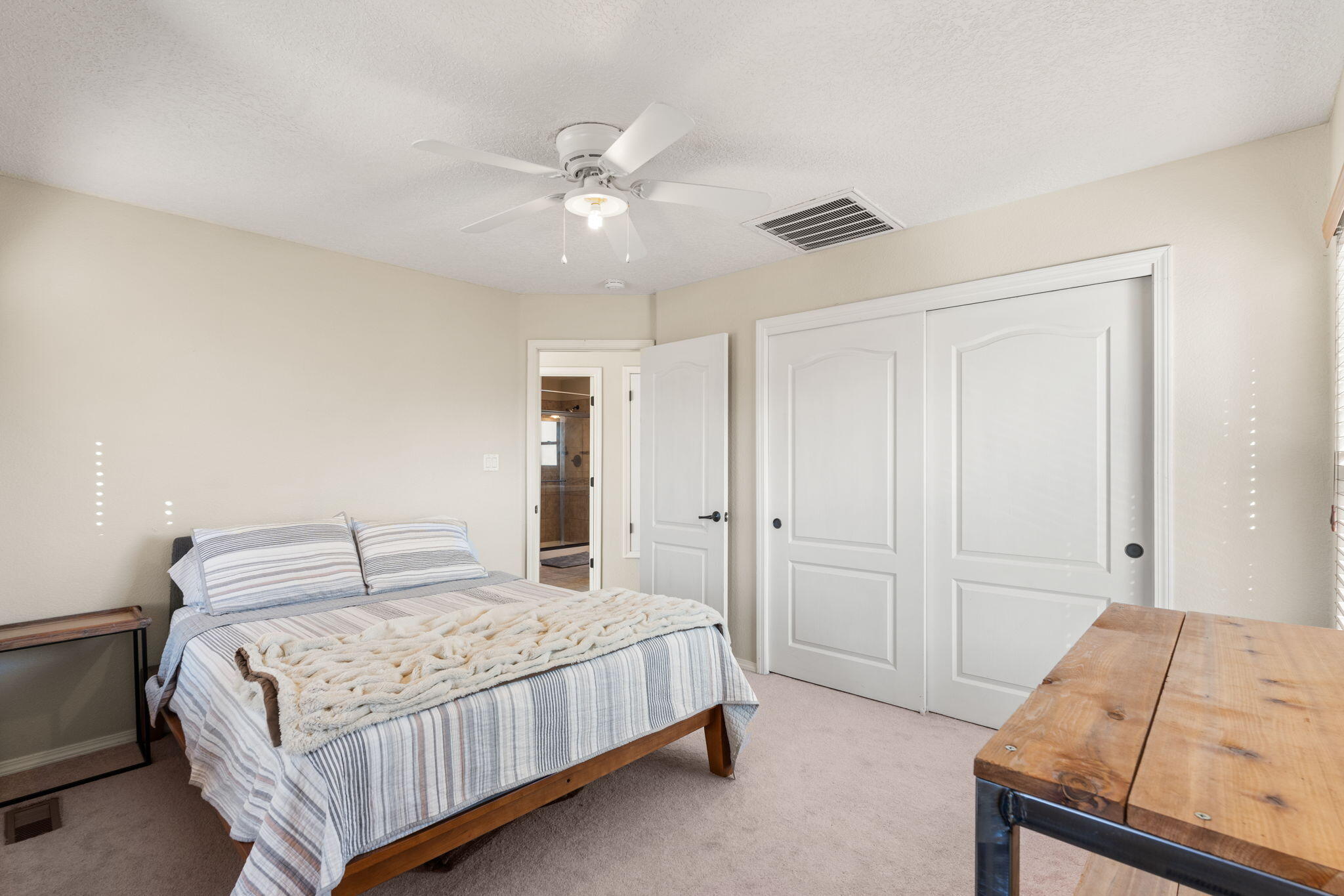 5712 STRAND Loop SE