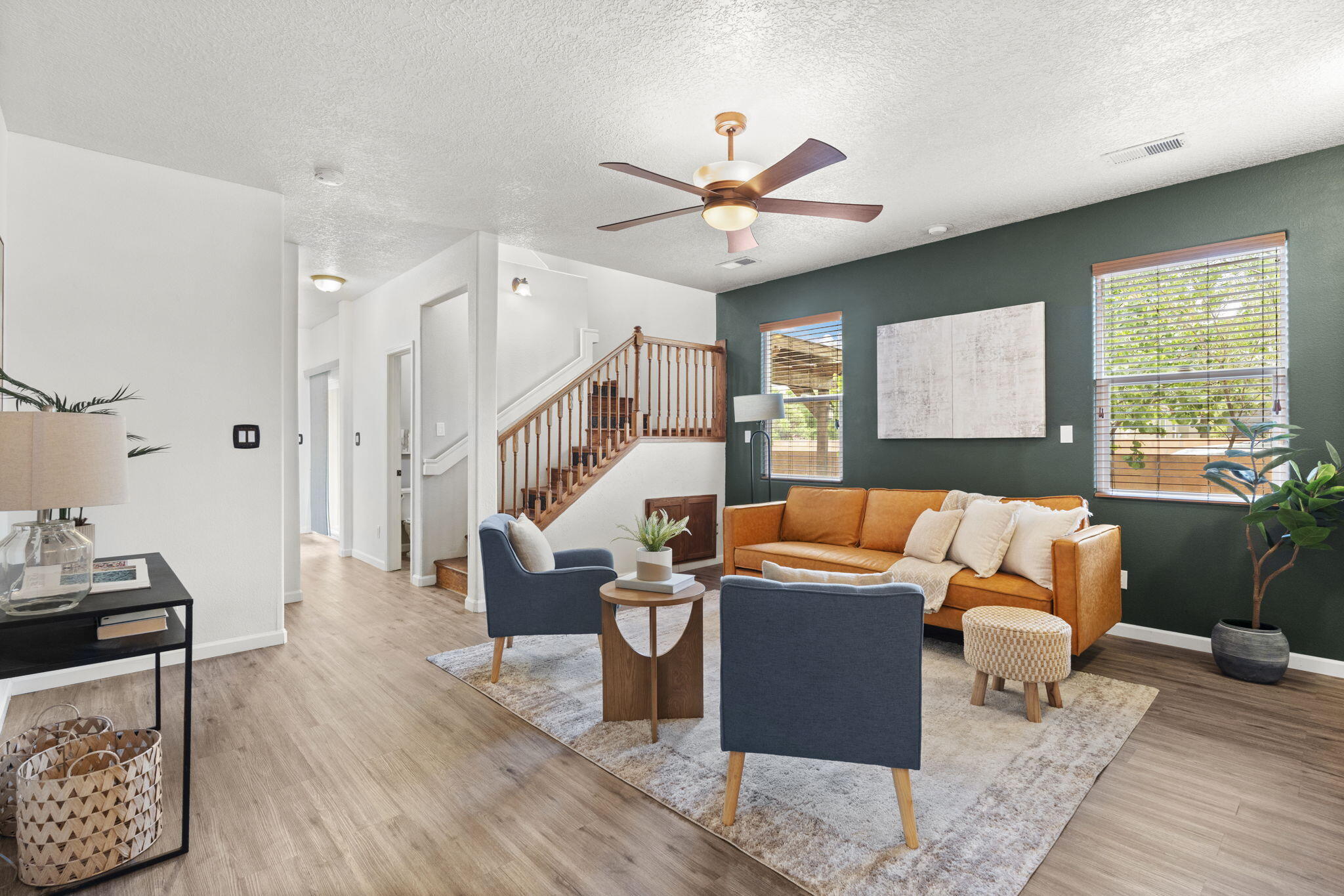 5712 STRAND Loop SE
