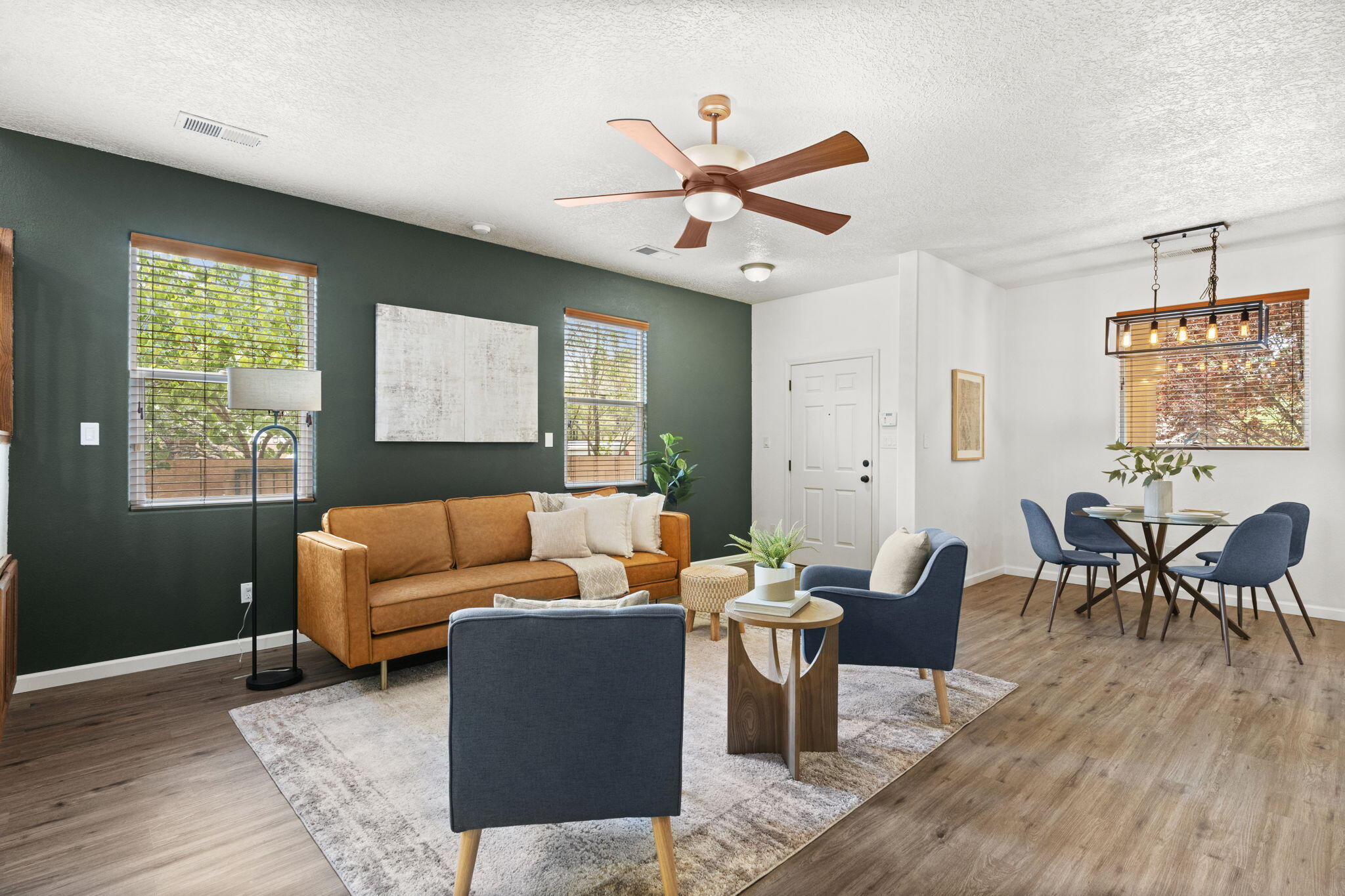 5712 STRAND Loop SE