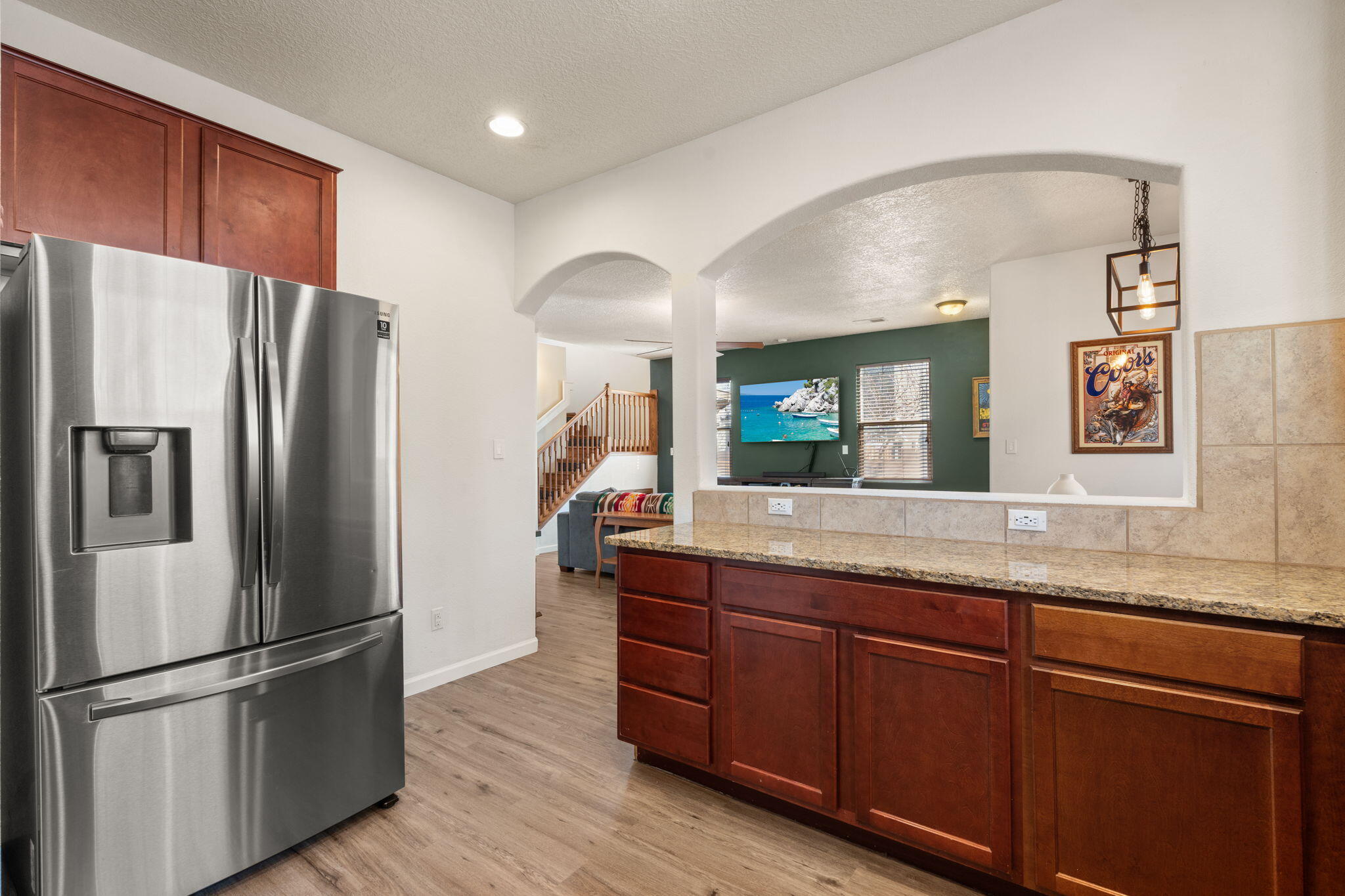 5712 STRAND Loop SE