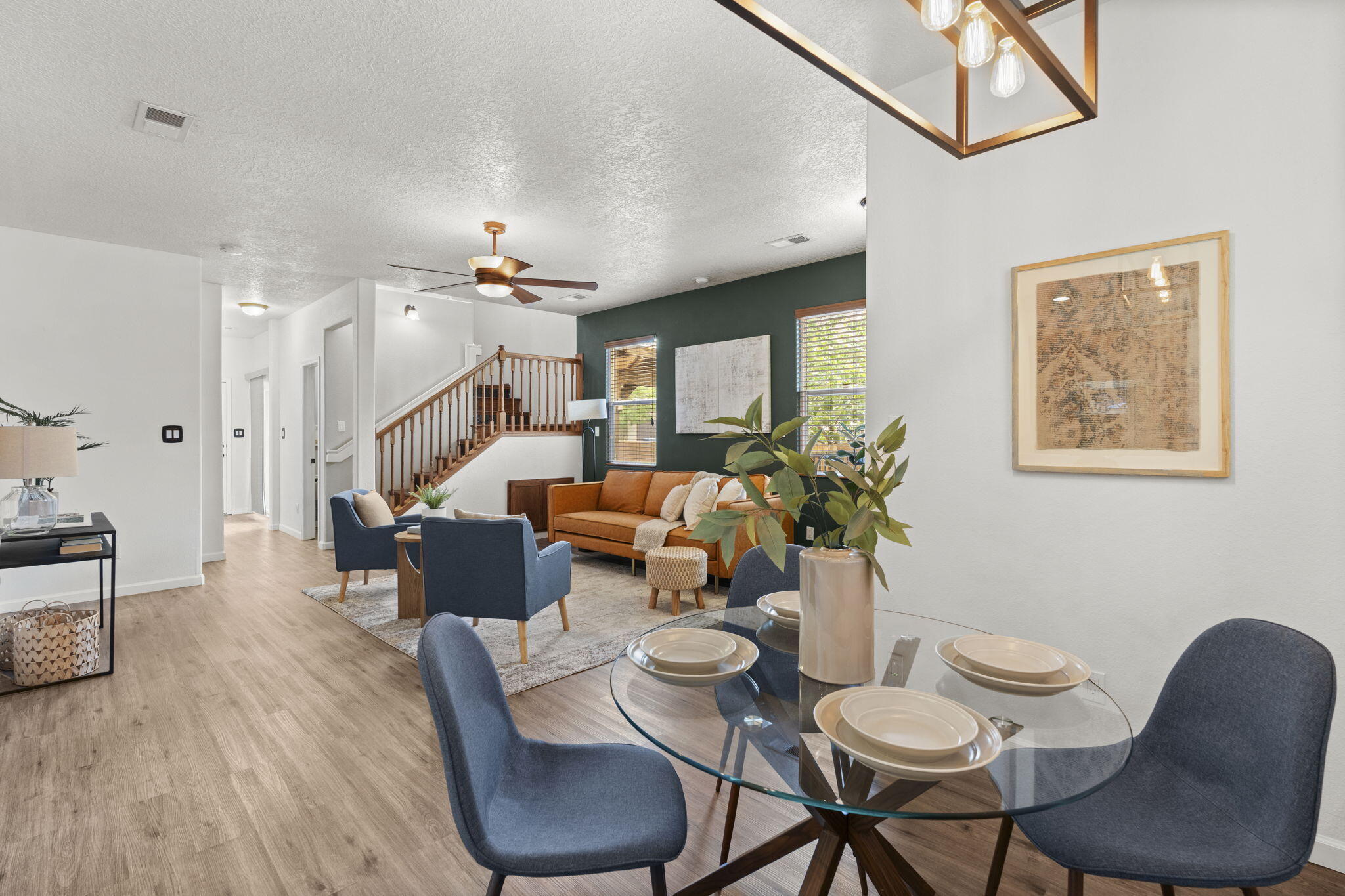 5712 STRAND Loop SE