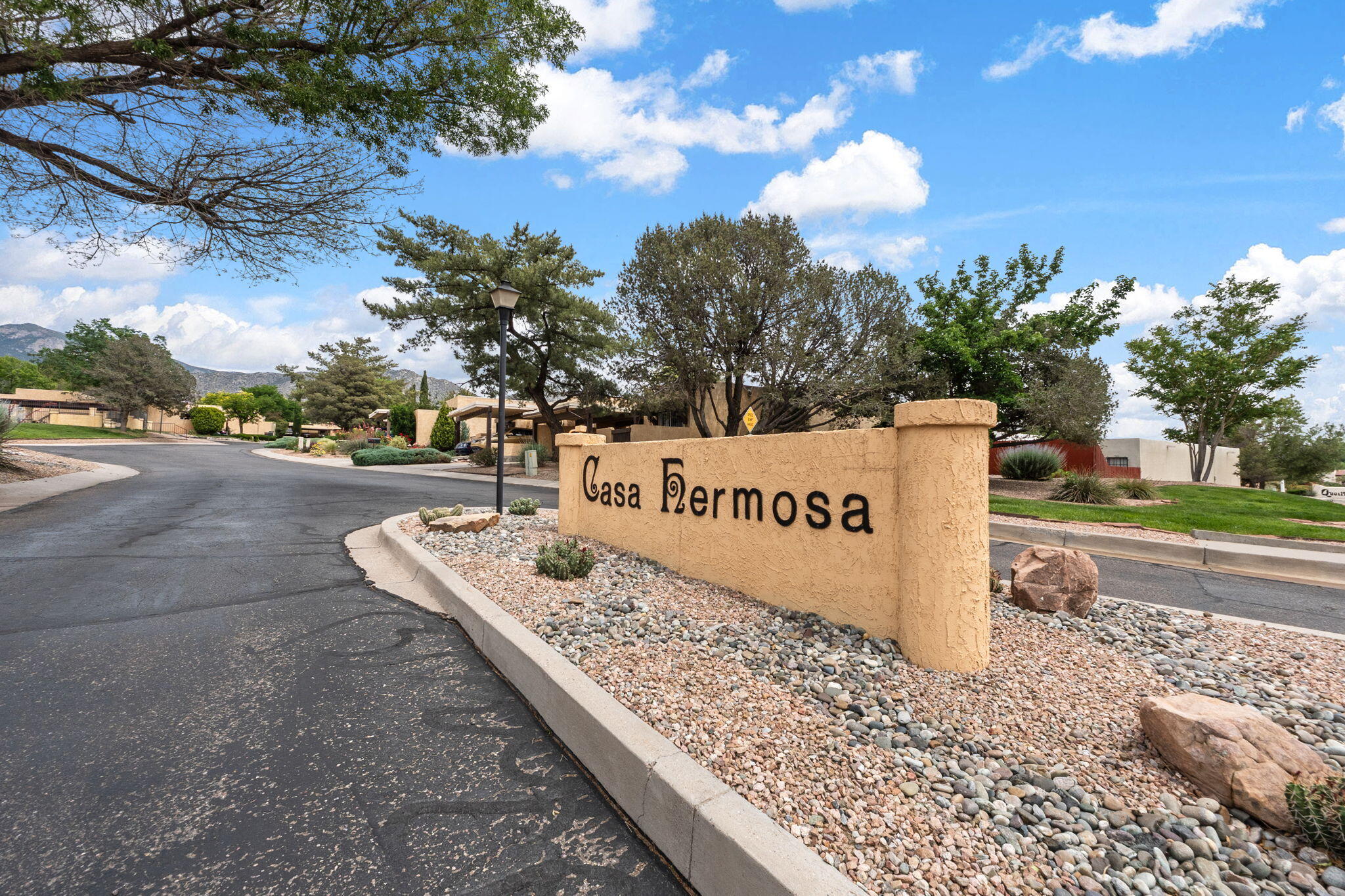 24 Casa Hermosa Drive NE