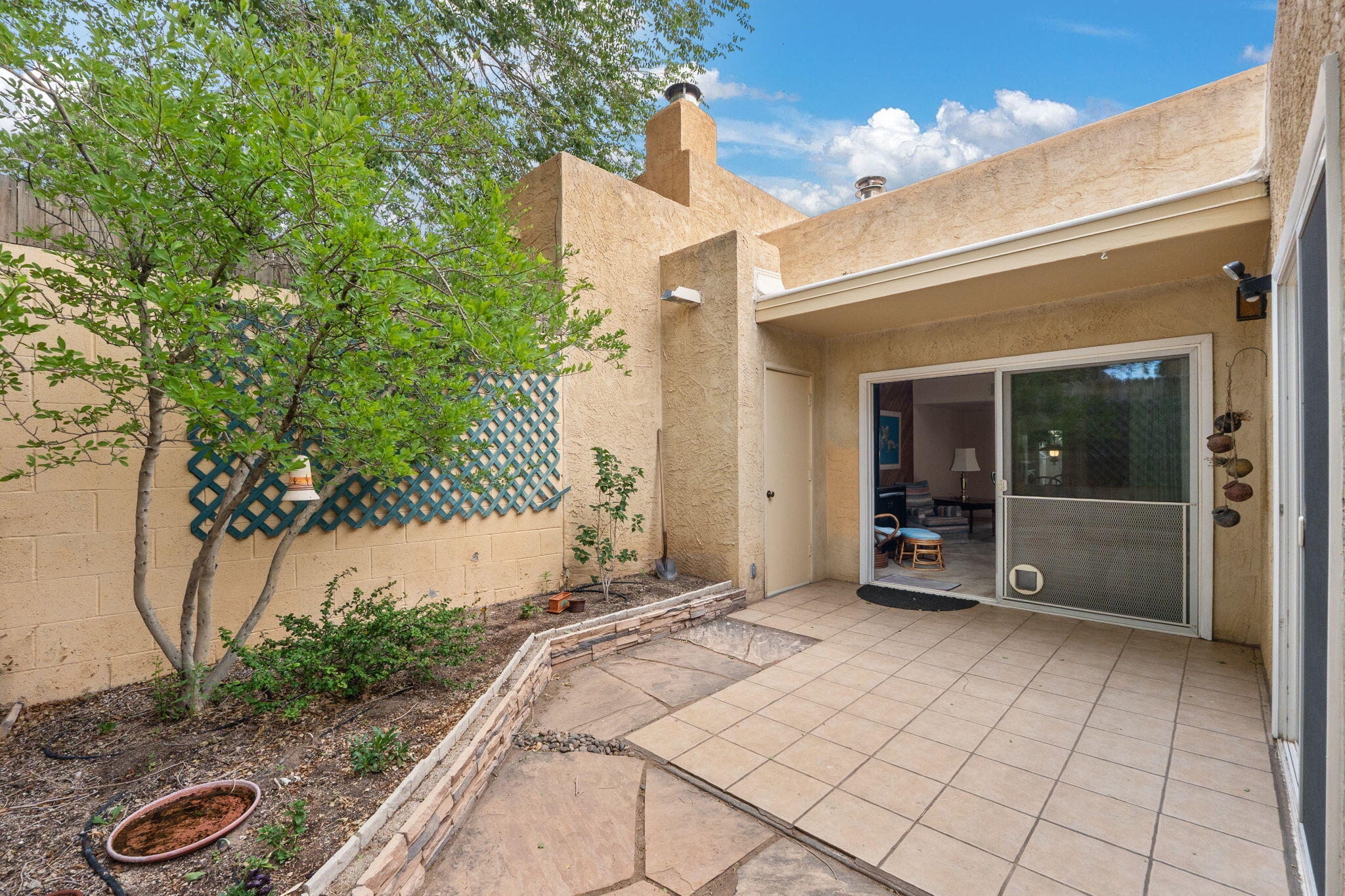 24 Casa Hermosa Drive NE