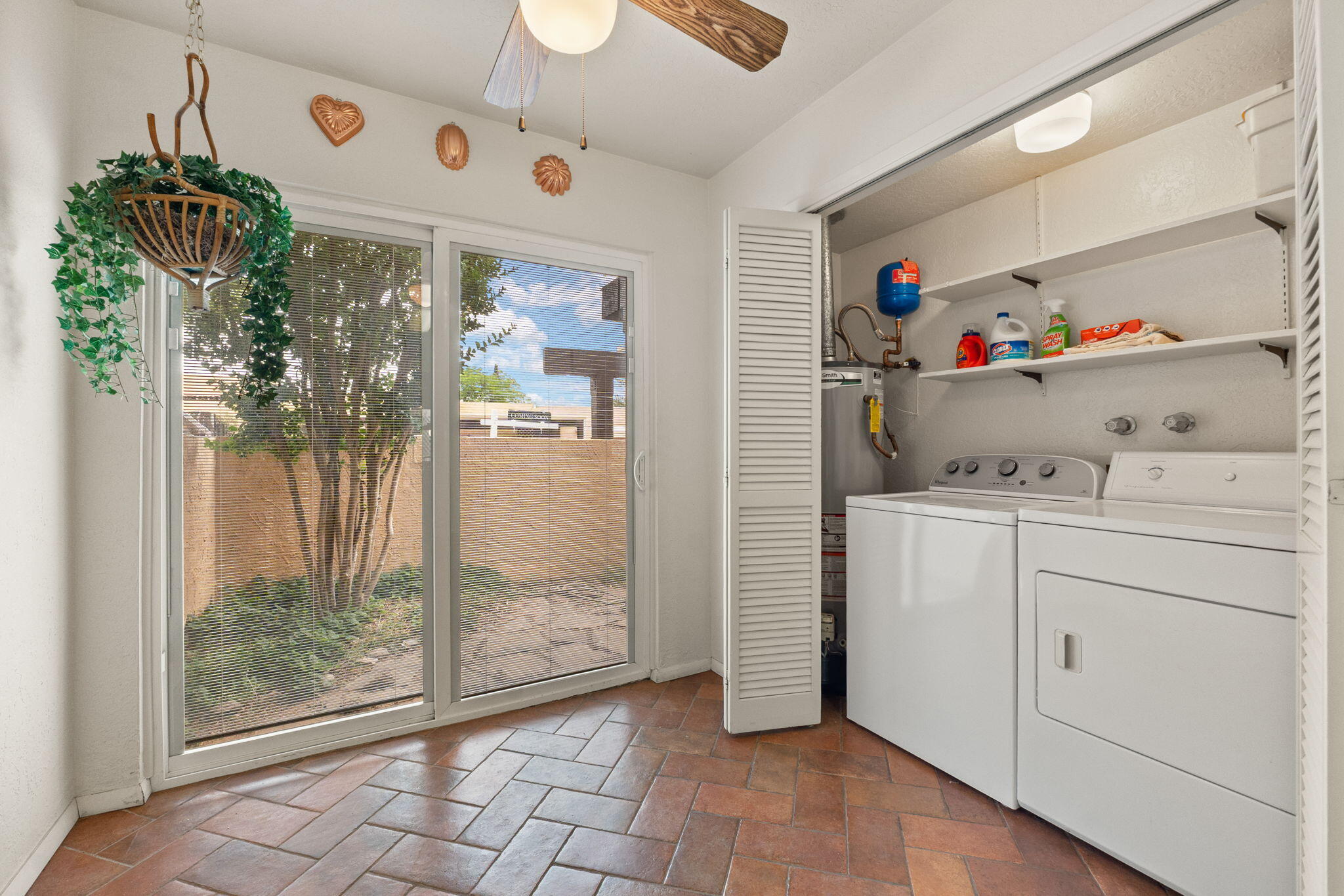 24 Casa Hermosa Drive NE