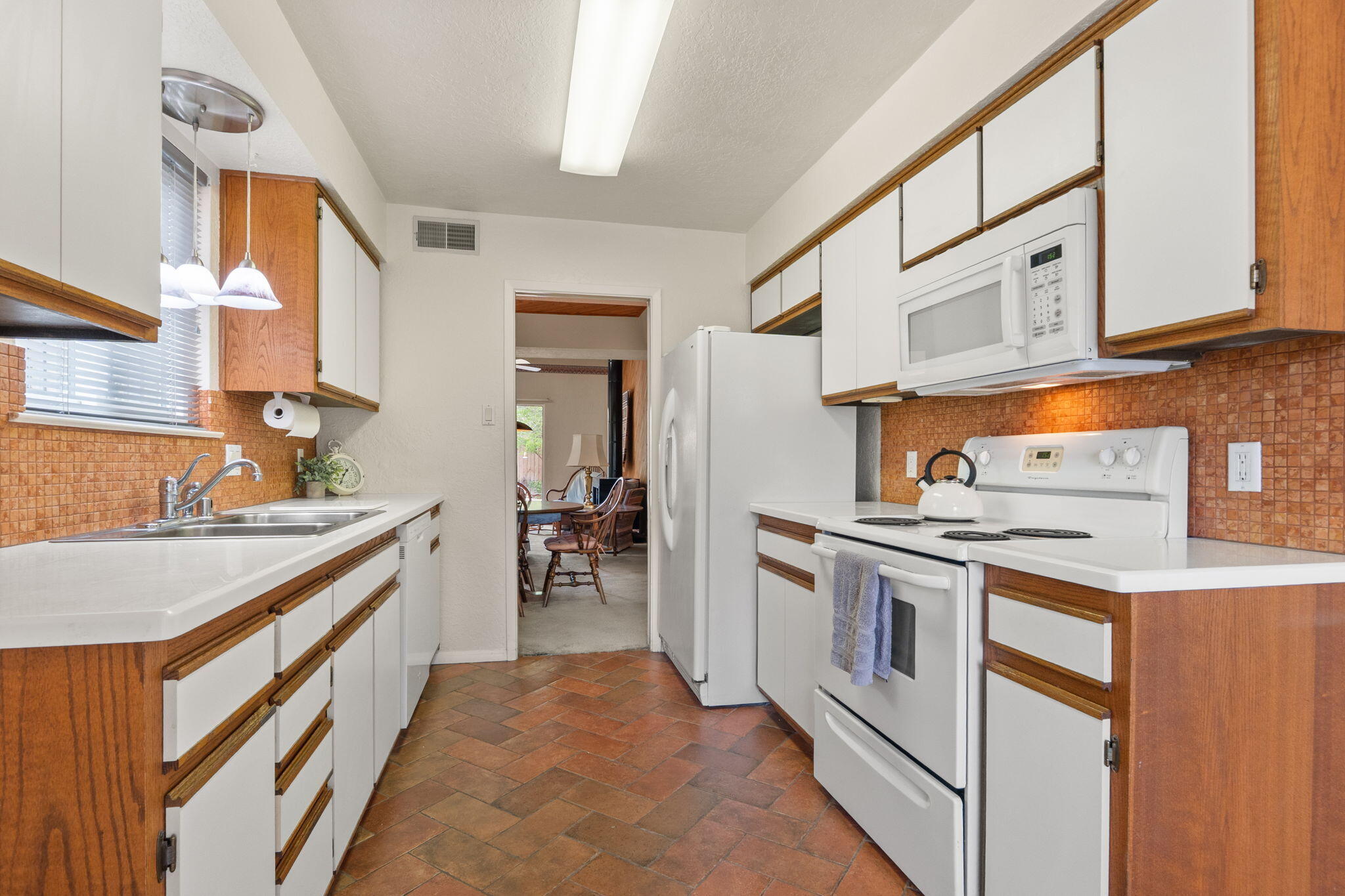 24 Casa Hermosa Drive NE