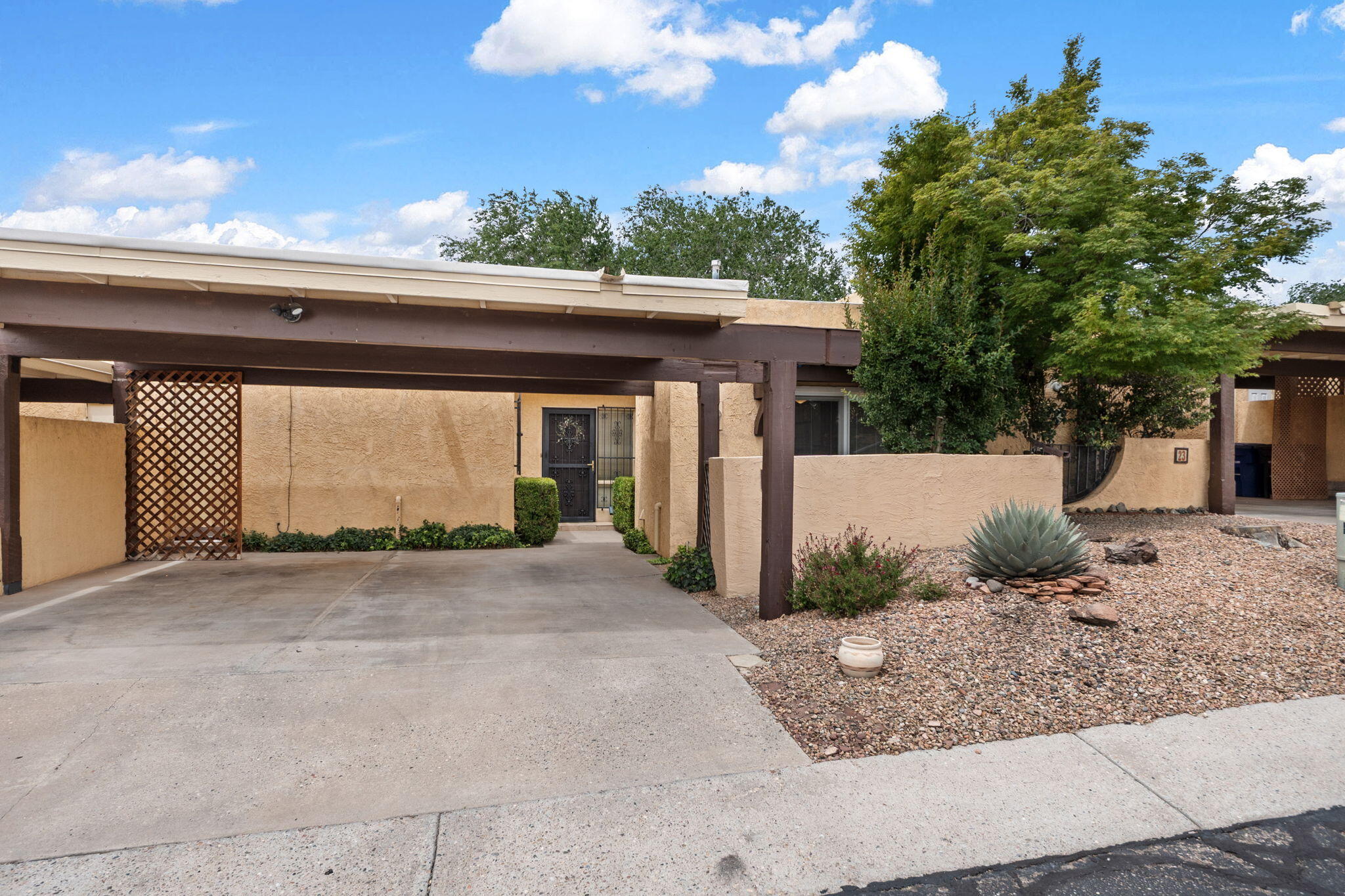 24 Casa Hermosa Drive NE