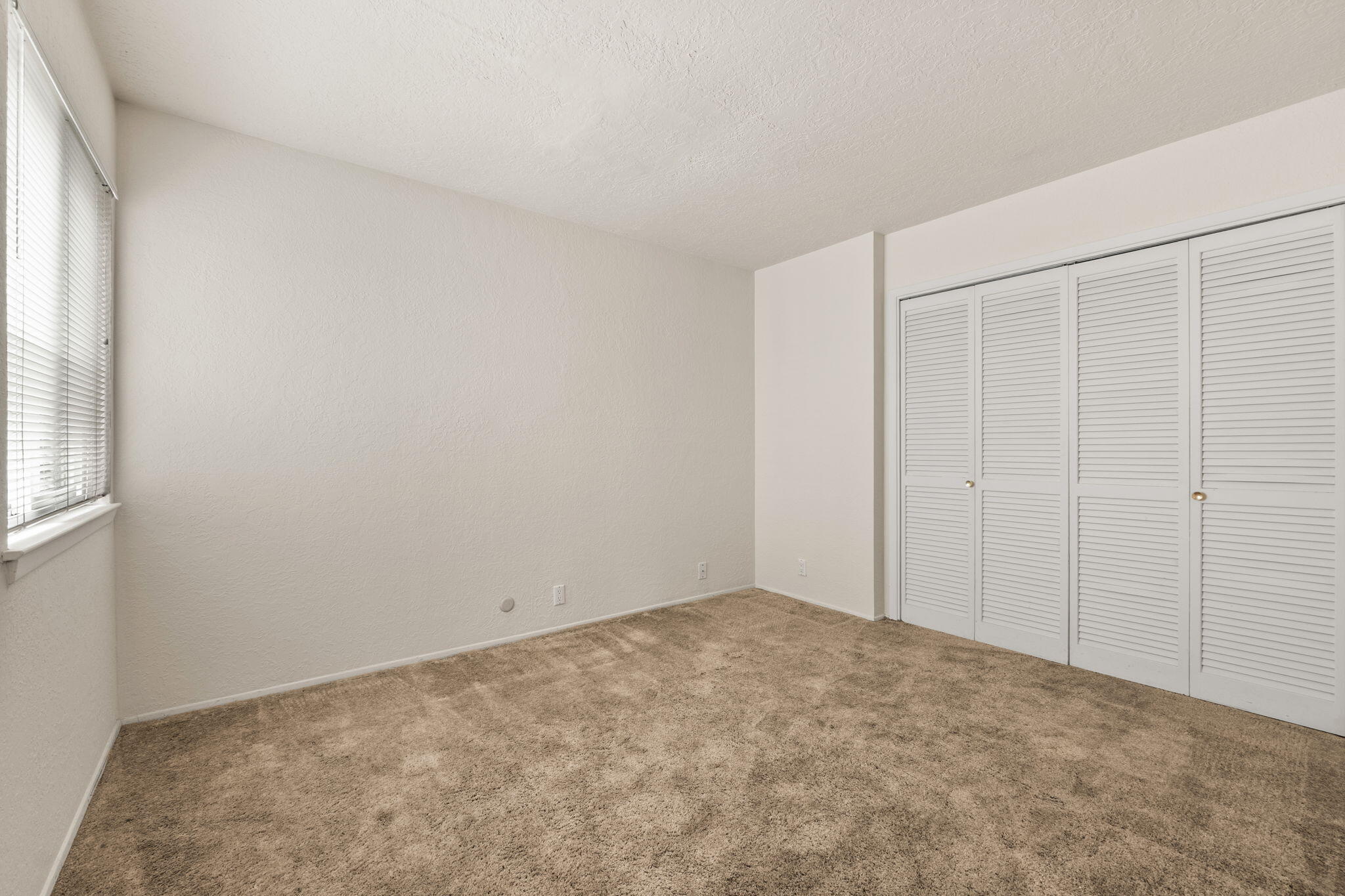 24 Casa Hermosa Drive NE