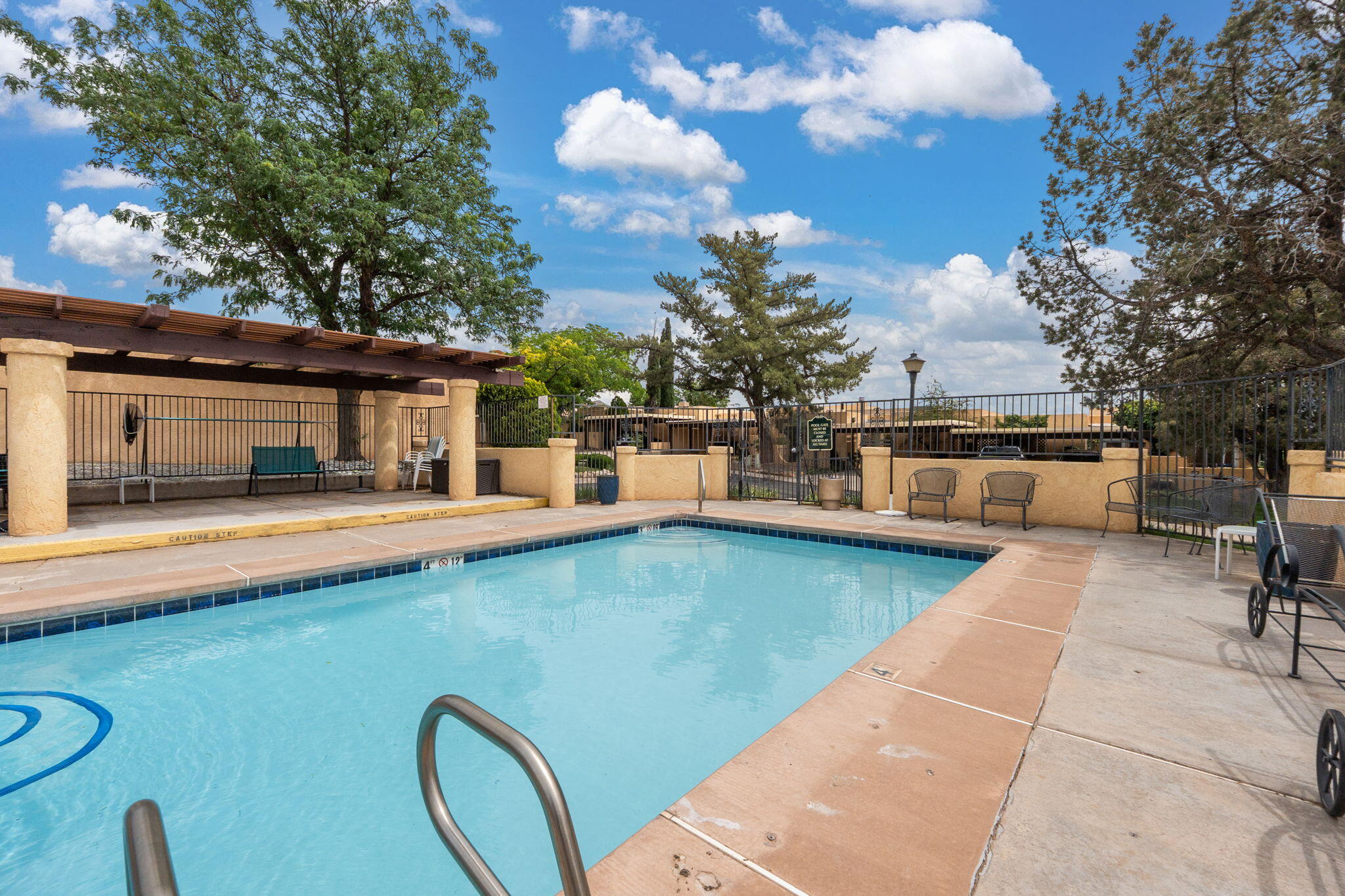 24 Casa Hermosa Drive NE