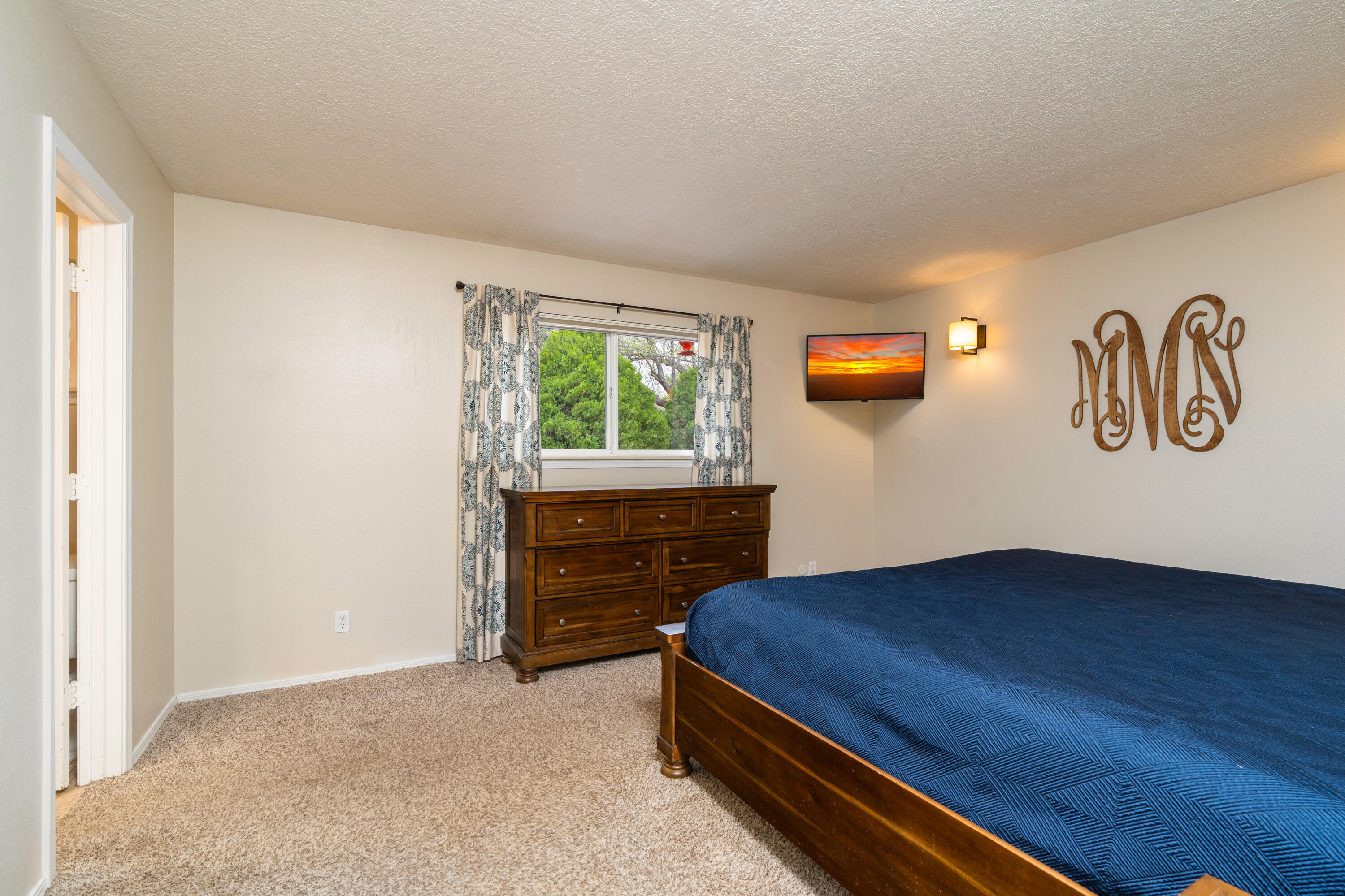 8138 AVENIDA LA PRESTINA NE