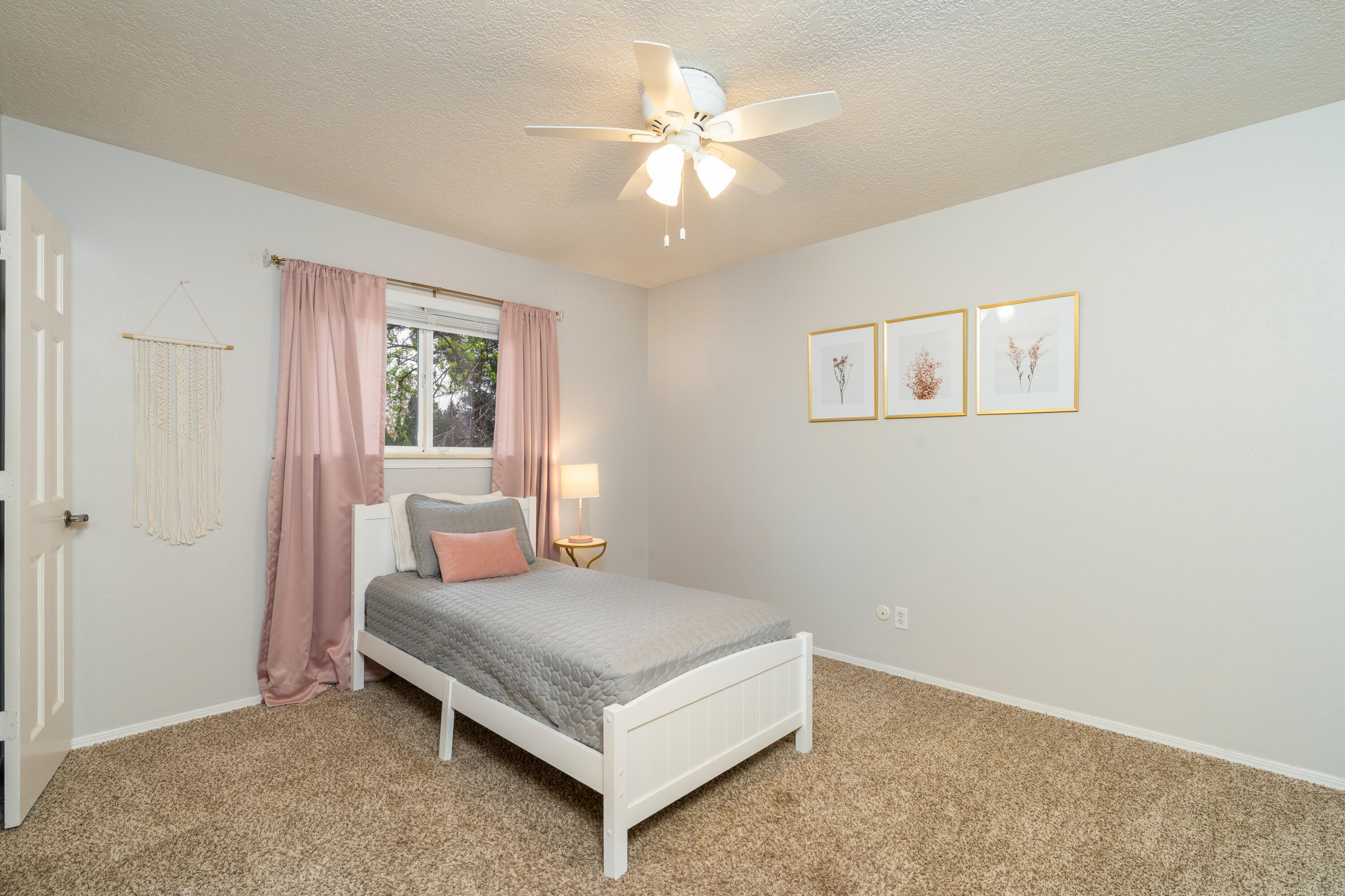 8138 AVENIDA LA PRESTINA NE