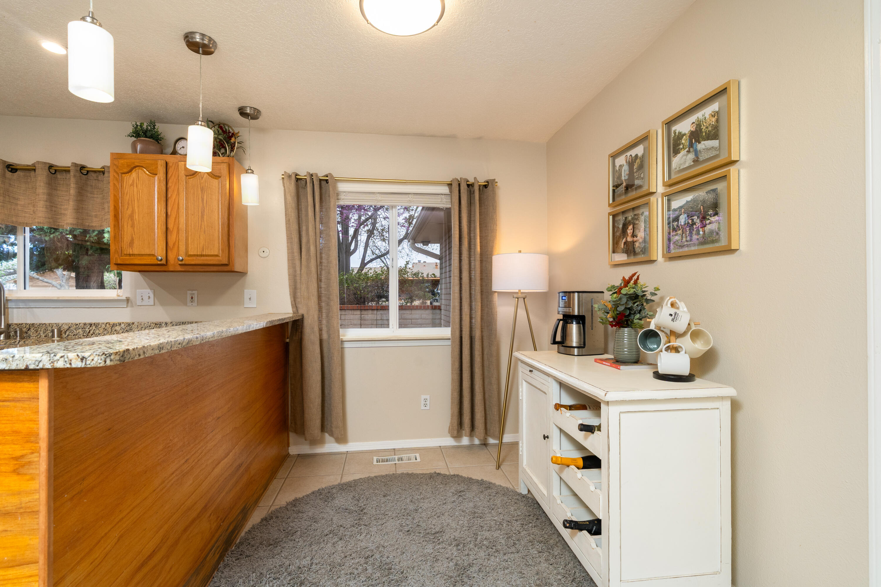 8138 AVENIDA LA PRESTINA NE