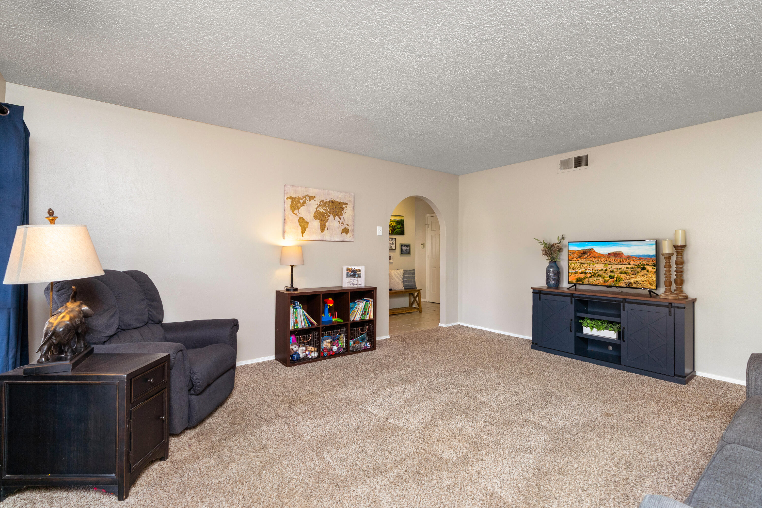 8138 AVENIDA LA PRESTINA NE