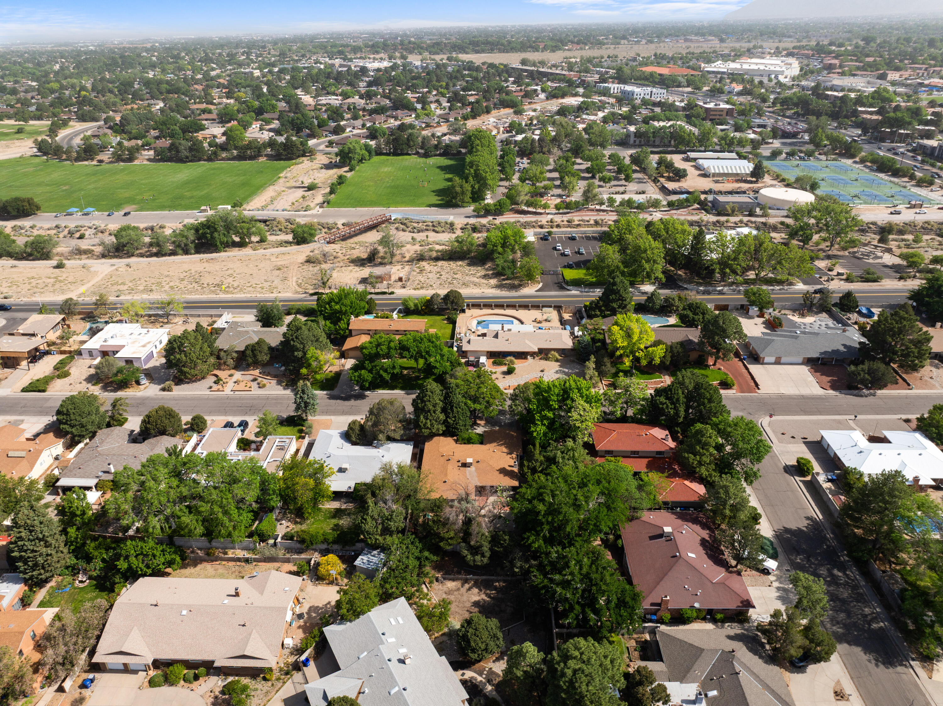 8138 AVENIDA LA PRESTINA NE