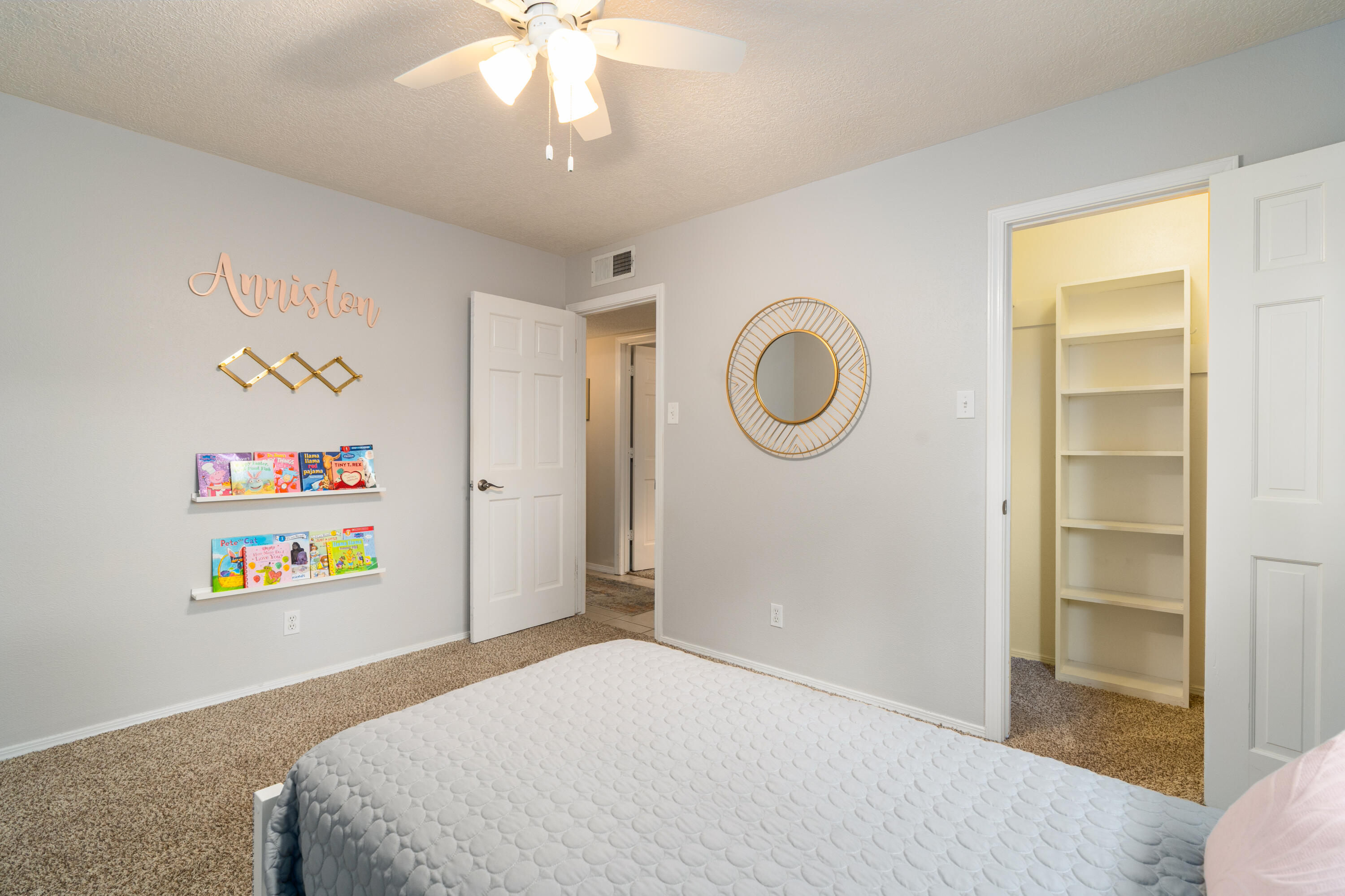 8138 AVENIDA LA PRESTINA NE