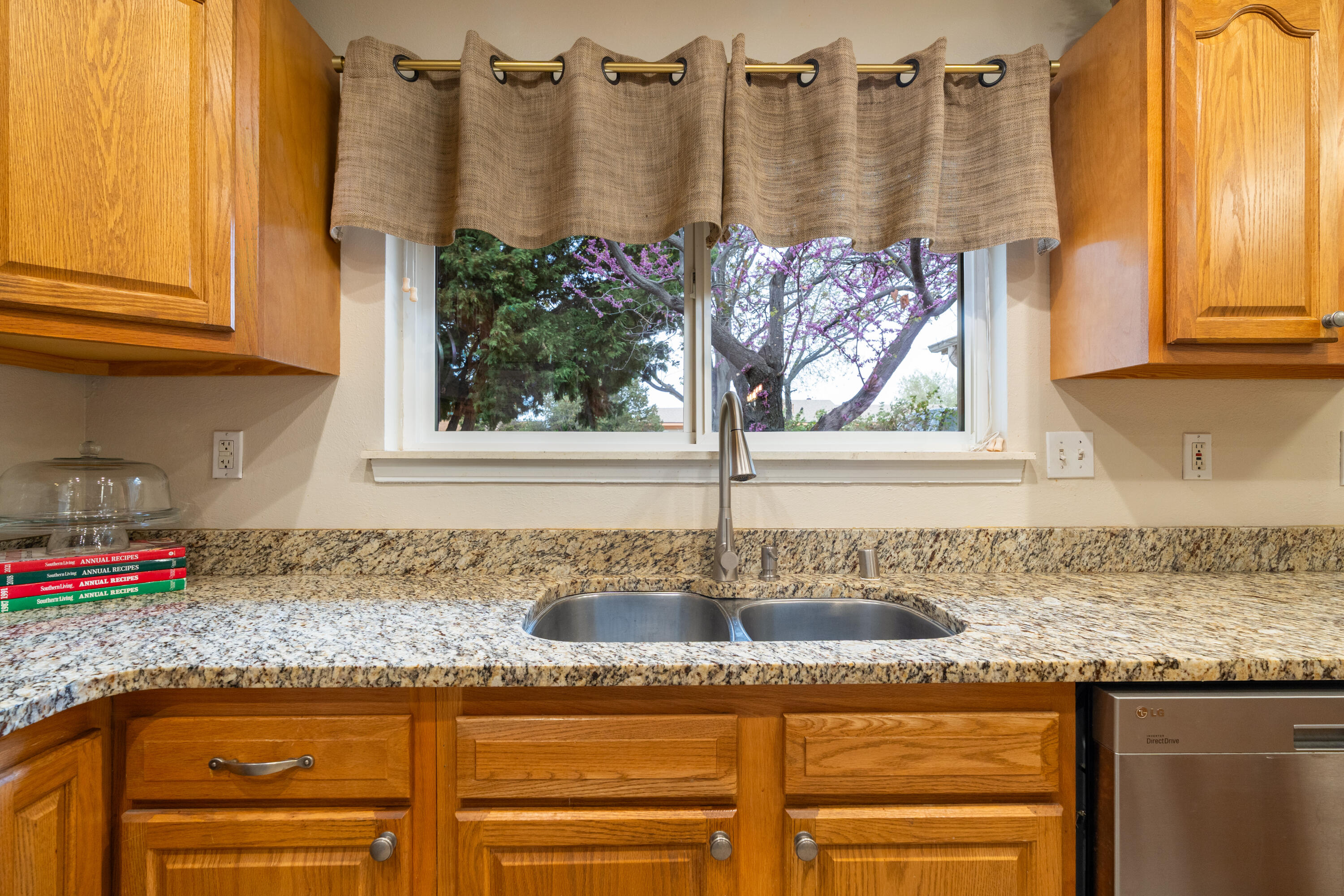 8138 AVENIDA LA PRESTINA NE