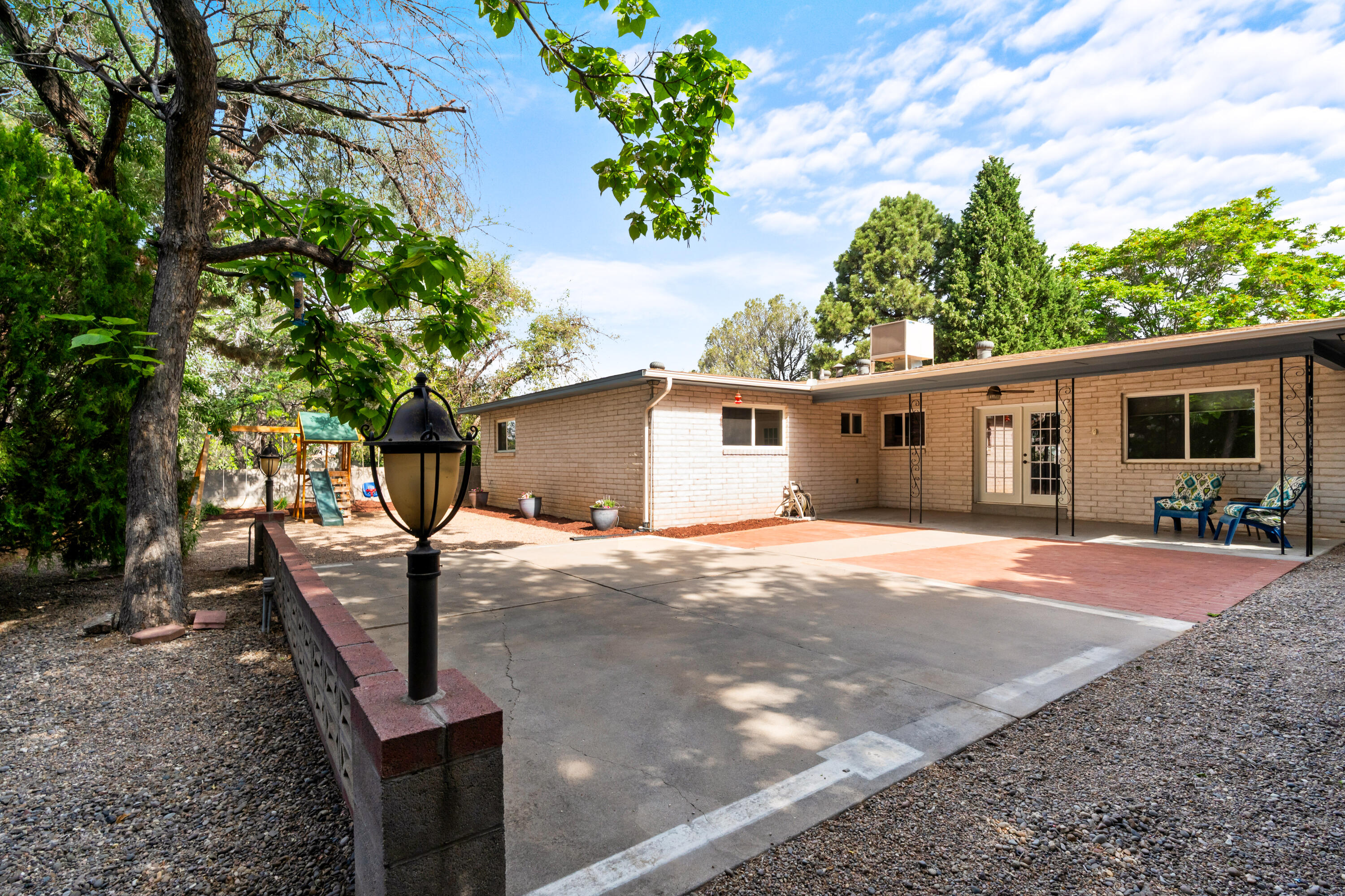 8138 AVENIDA LA PRESTINA NE