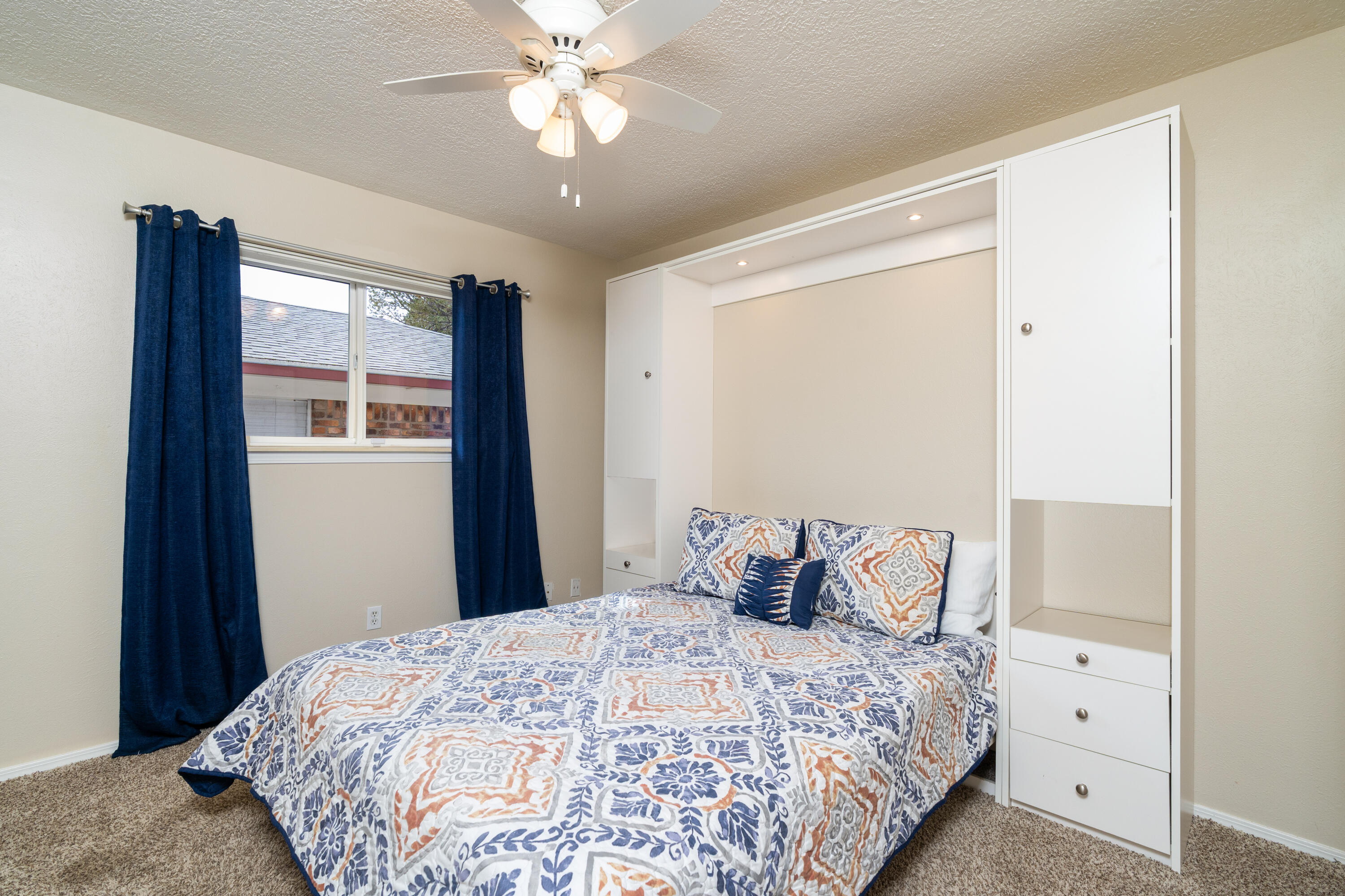 8138 AVENIDA LA PRESTINA NE