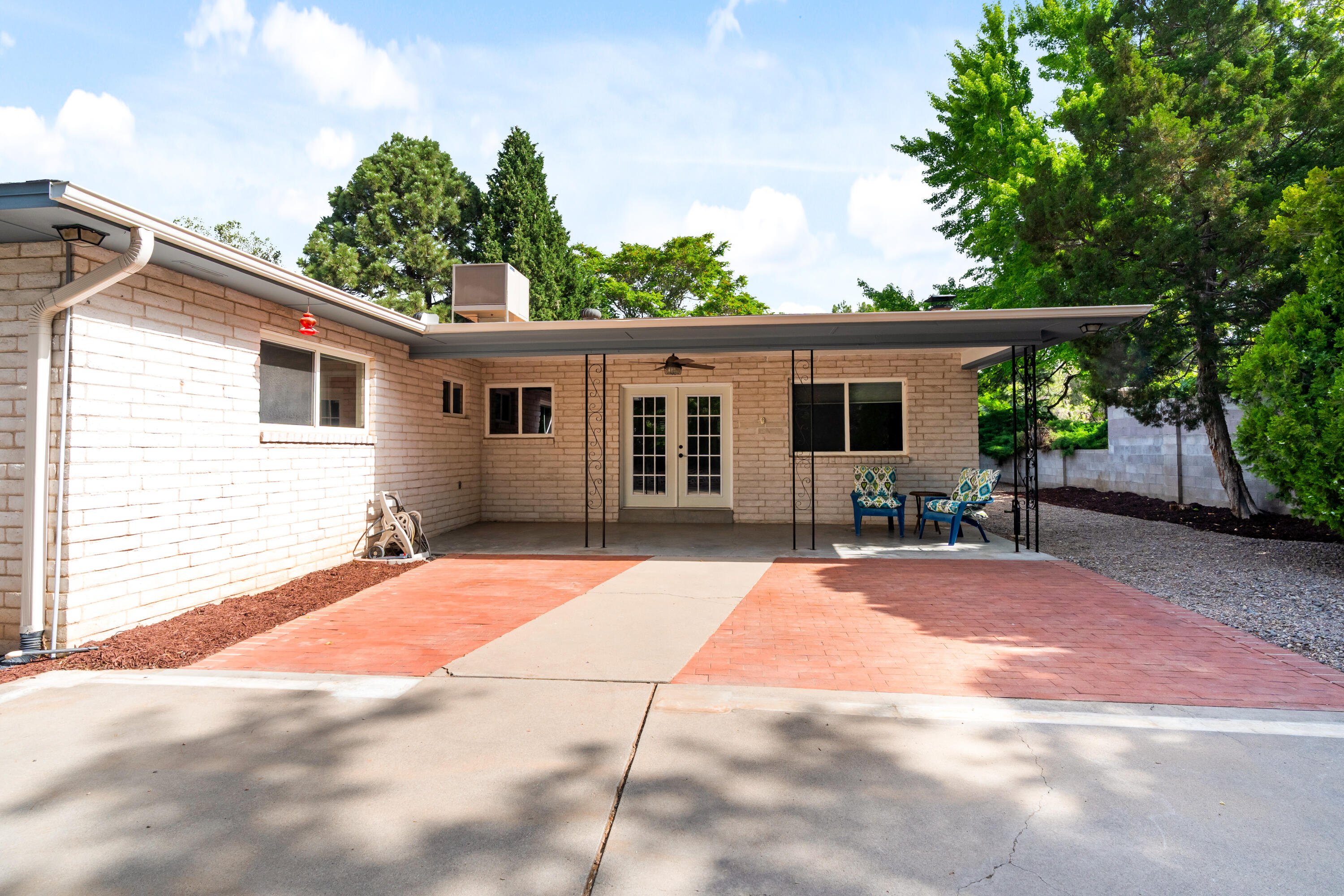 8138 AVENIDA LA PRESTINA NE