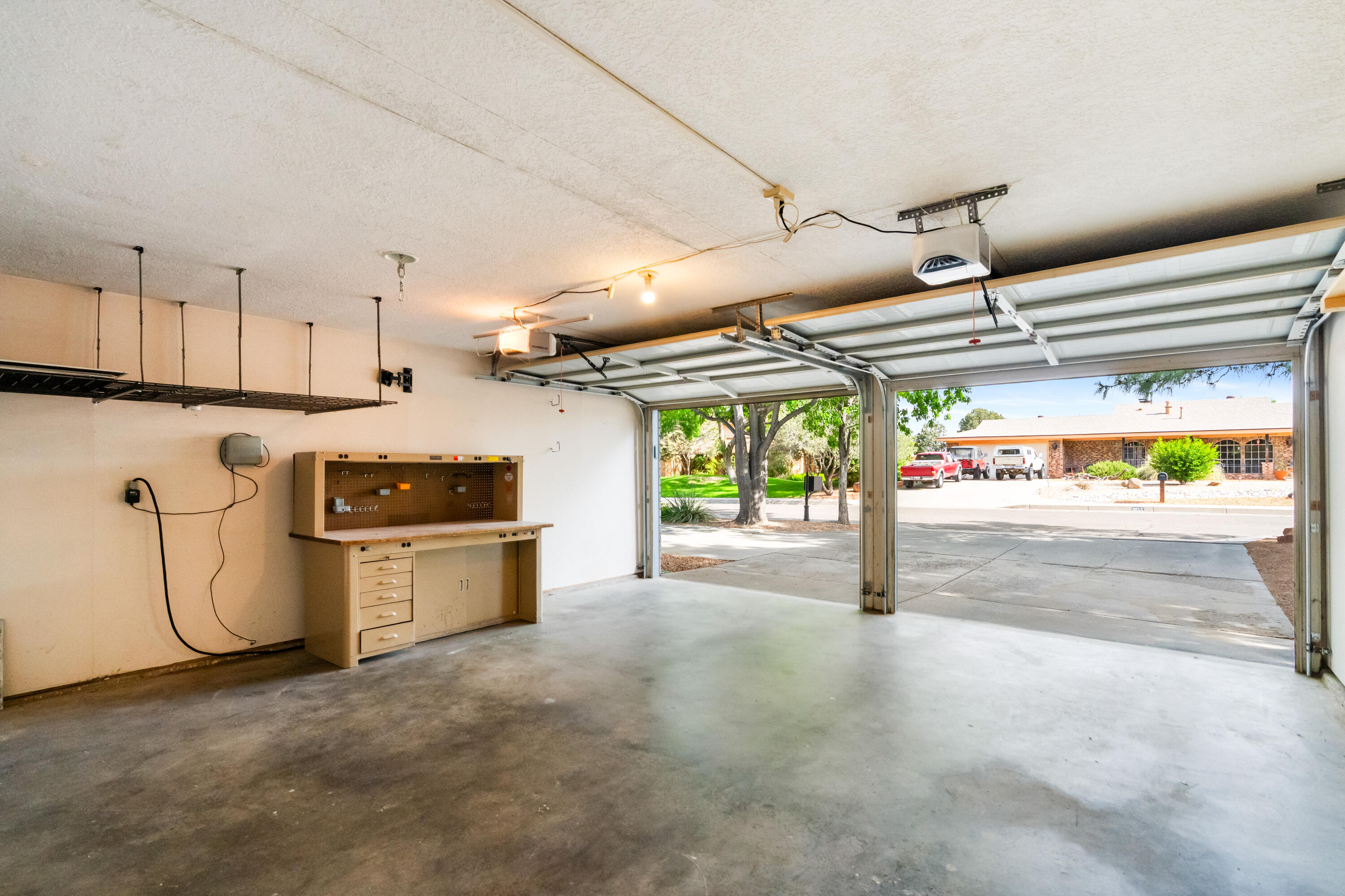 8138 AVENIDA LA PRESTINA NE