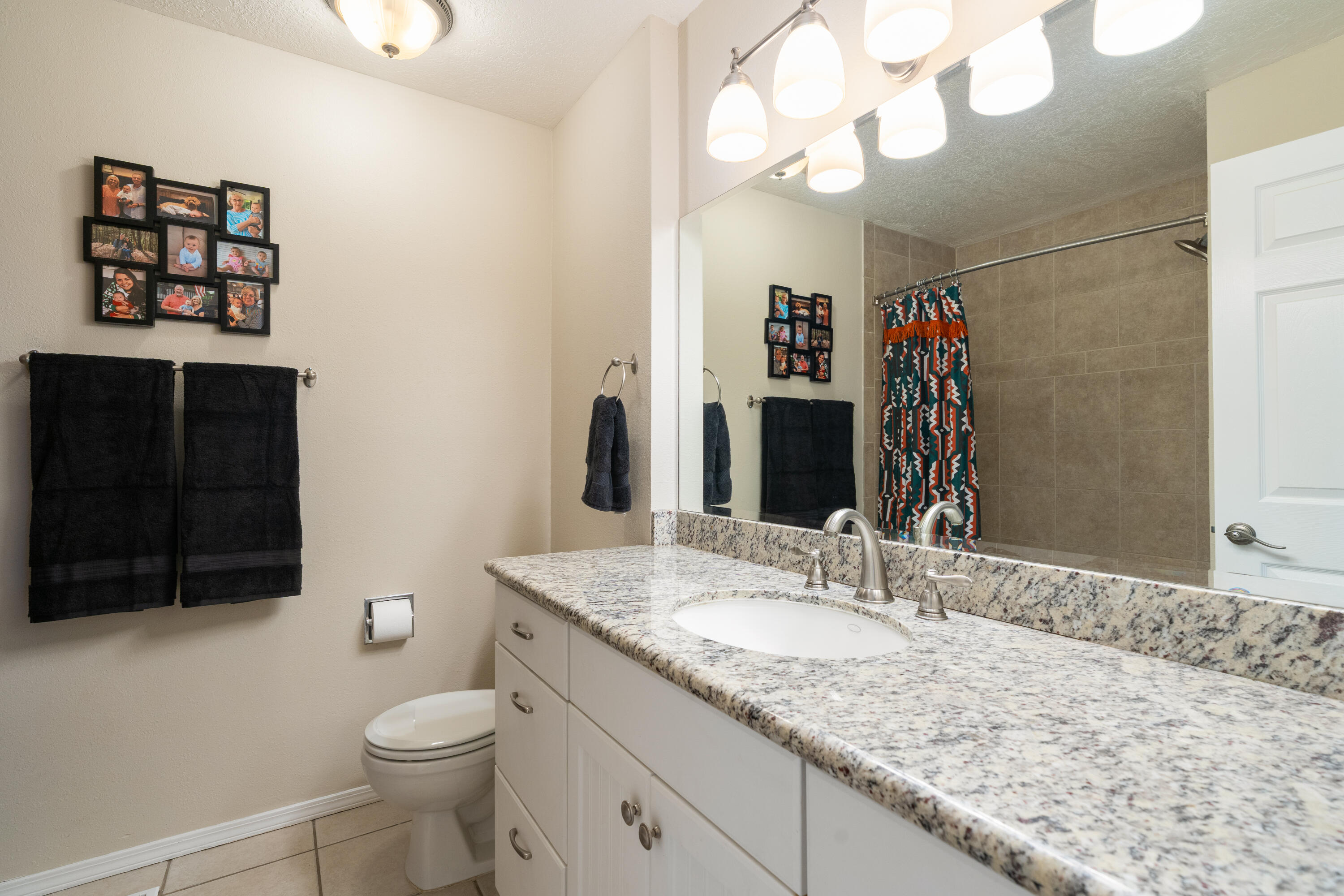 8138 AVENIDA LA PRESTINA NE