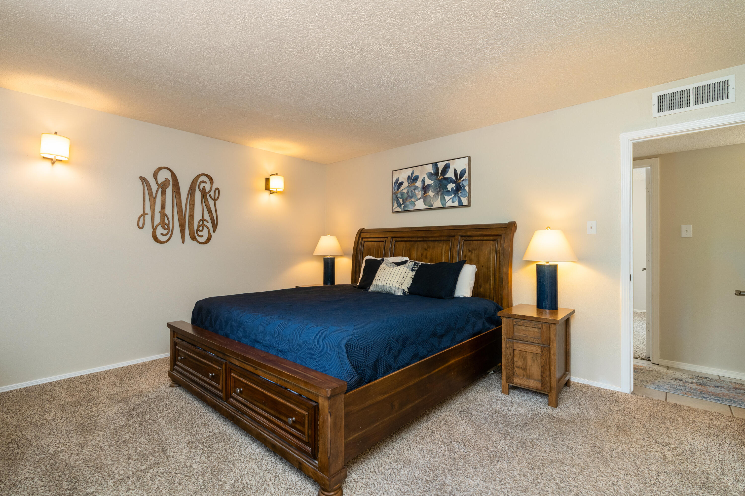 8138 AVENIDA LA PRESTINA NE