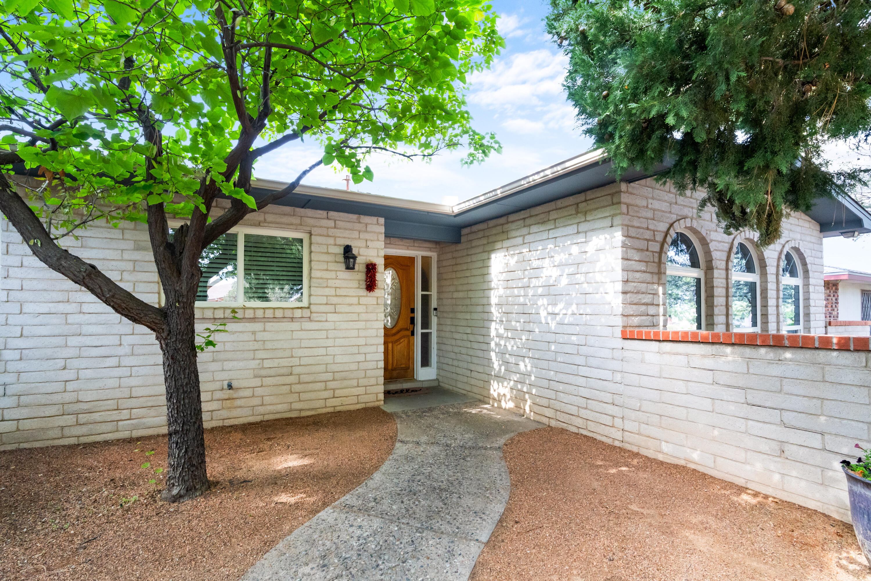 8138 AVENIDA LA PRESTINA NE