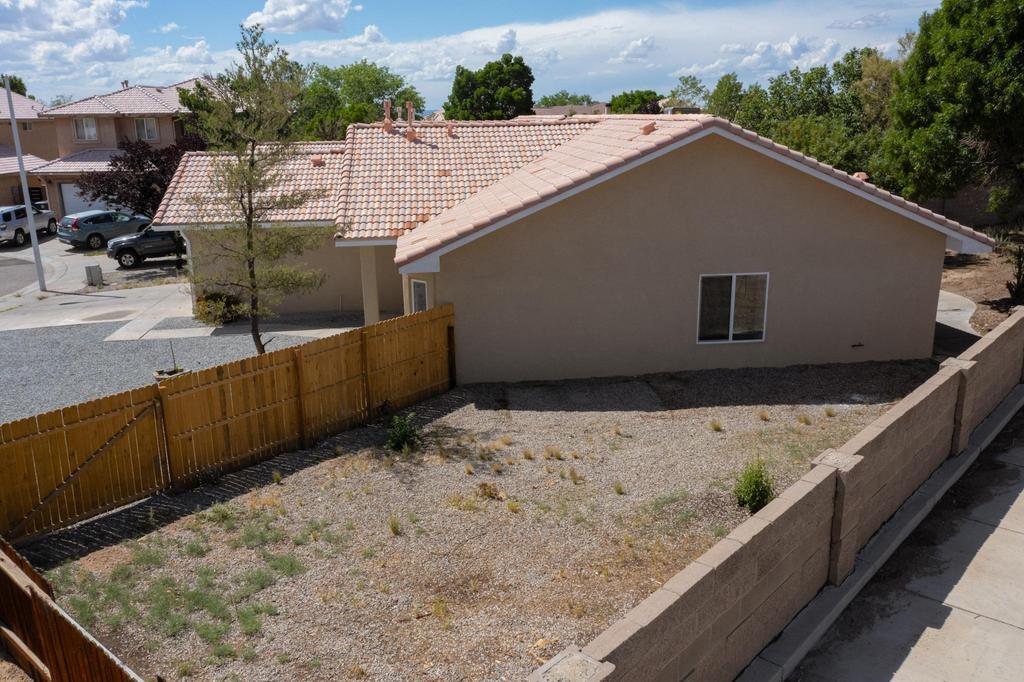 6912 RANCHO VISTA Place NE