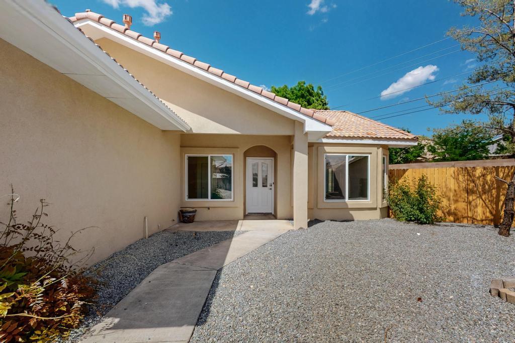 6912 RANCHO VISTA Place NE