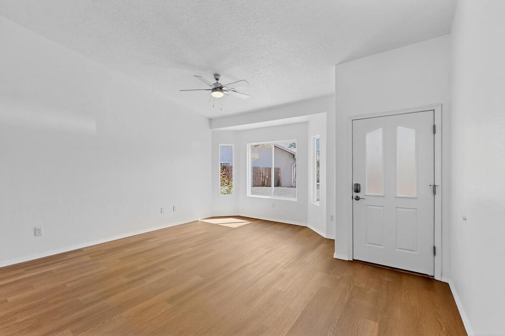6912 RANCHO VISTA Place NE