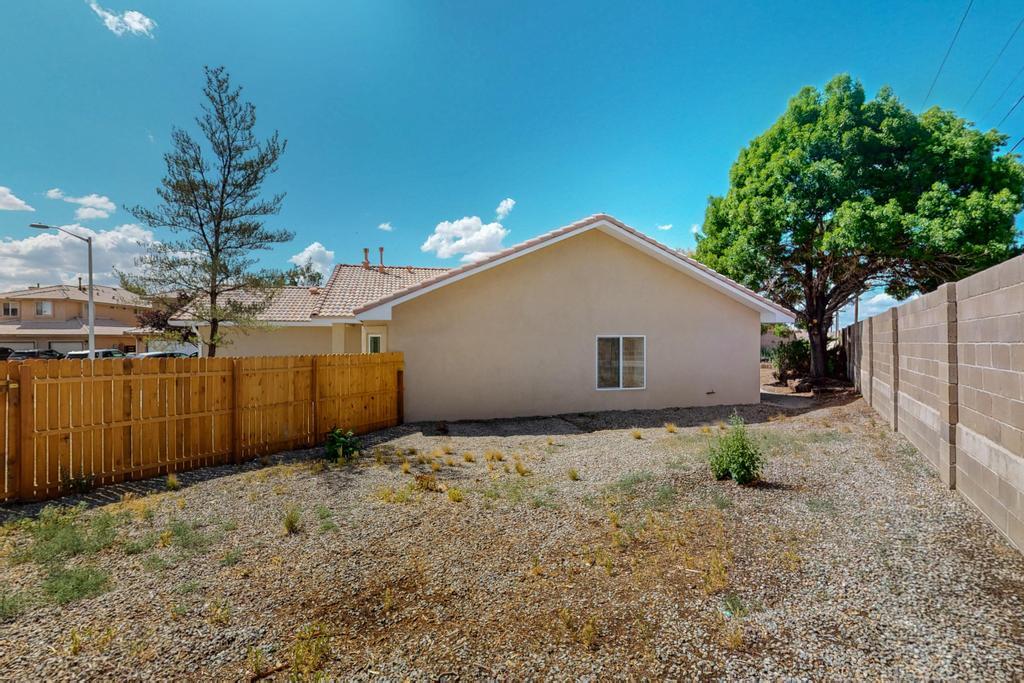 6912 RANCHO VISTA Place NE