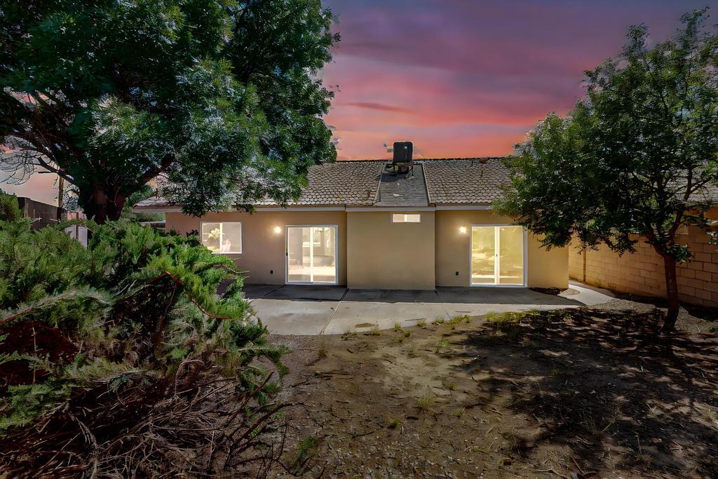 6912 RANCHO VISTA Place NE