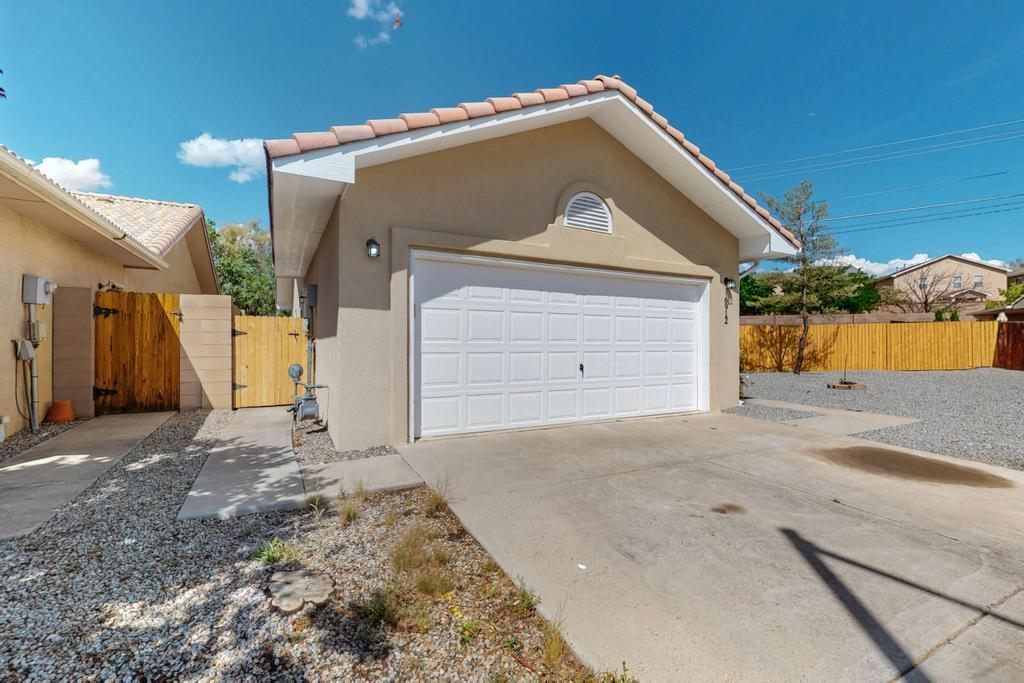 6912 RANCHO VISTA Place NE
