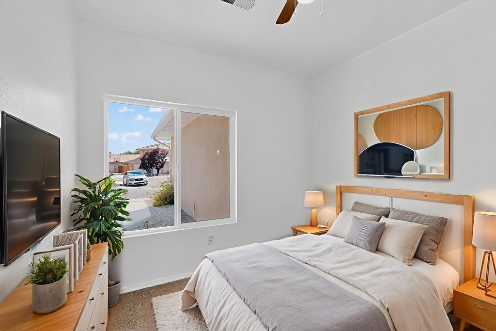 6912 RANCHO VISTA Place NE