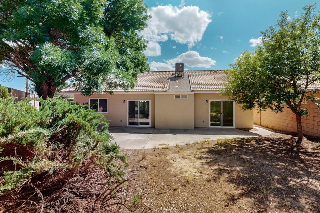 6912 RANCHO VISTA Place NE