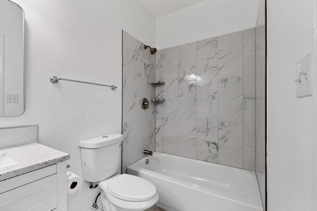 6912 RANCHO VISTA Place NE