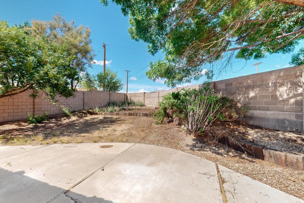 6912 RANCHO VISTA Place NE