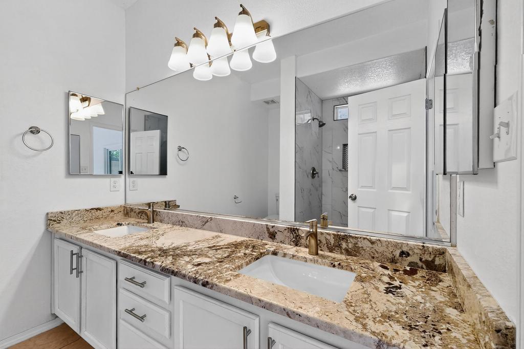 6912 RANCHO VISTA Place NE