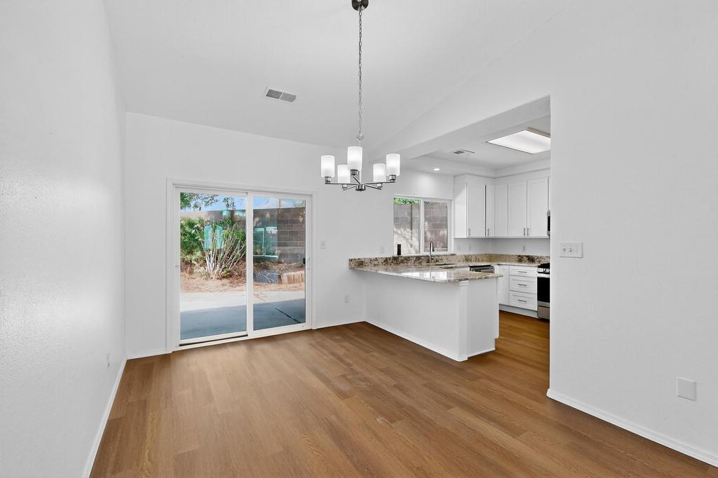6912 RANCHO VISTA Place NE
