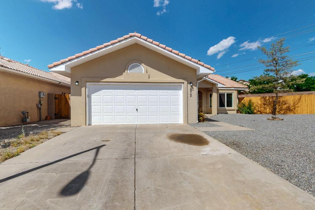 6912 RANCHO VISTA Place NE