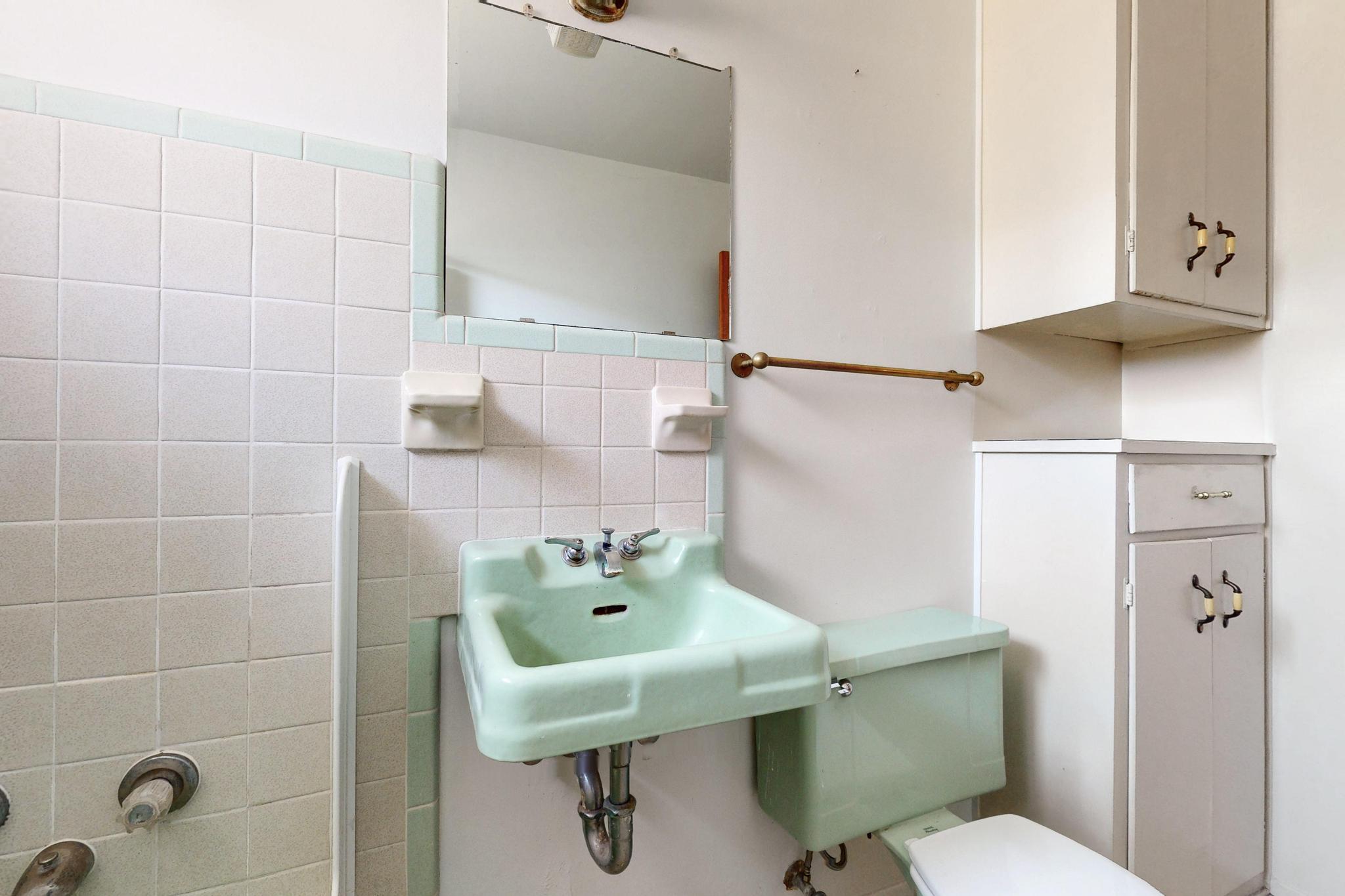 1109 DAKOTA Street SE