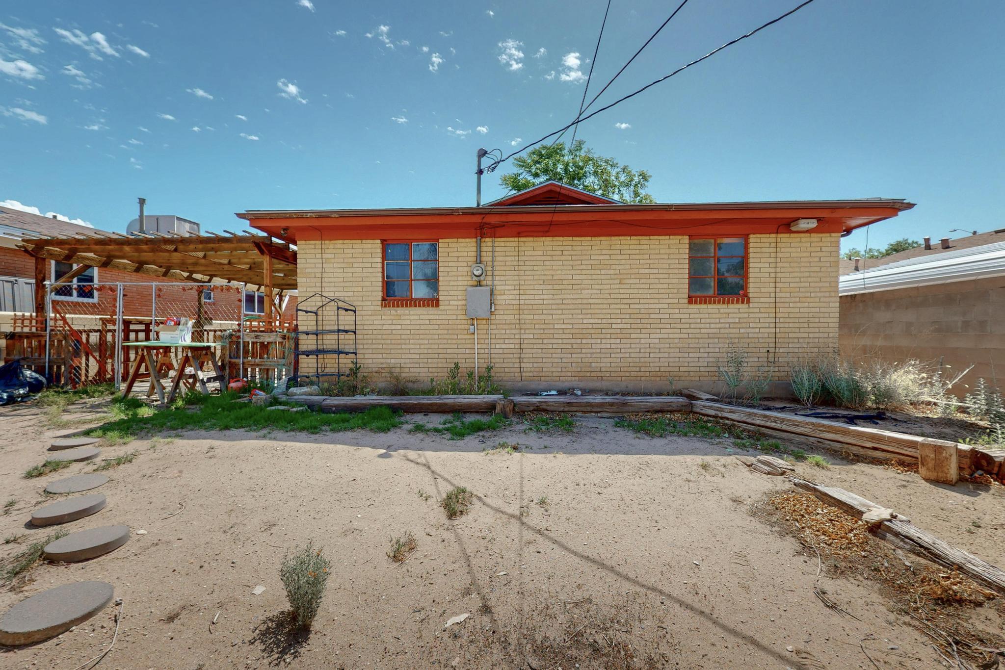 1109 DAKOTA Street SE