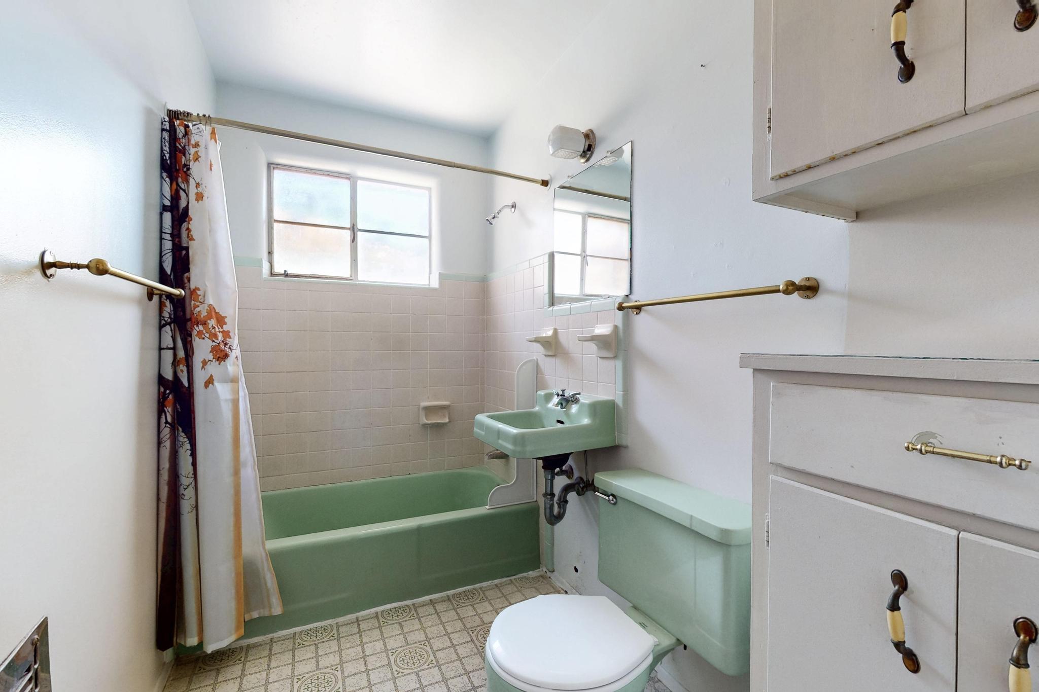 1109 DAKOTA Street SE