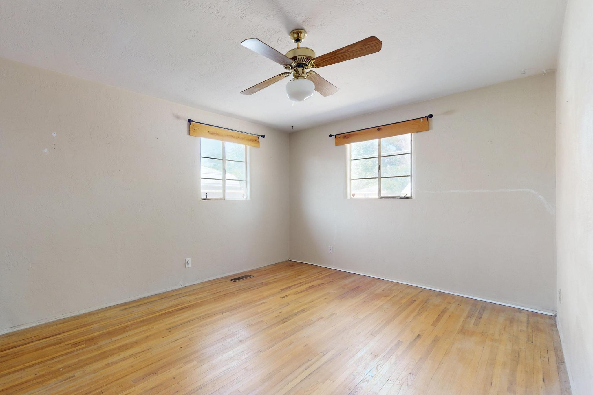 1109 DAKOTA Street SE