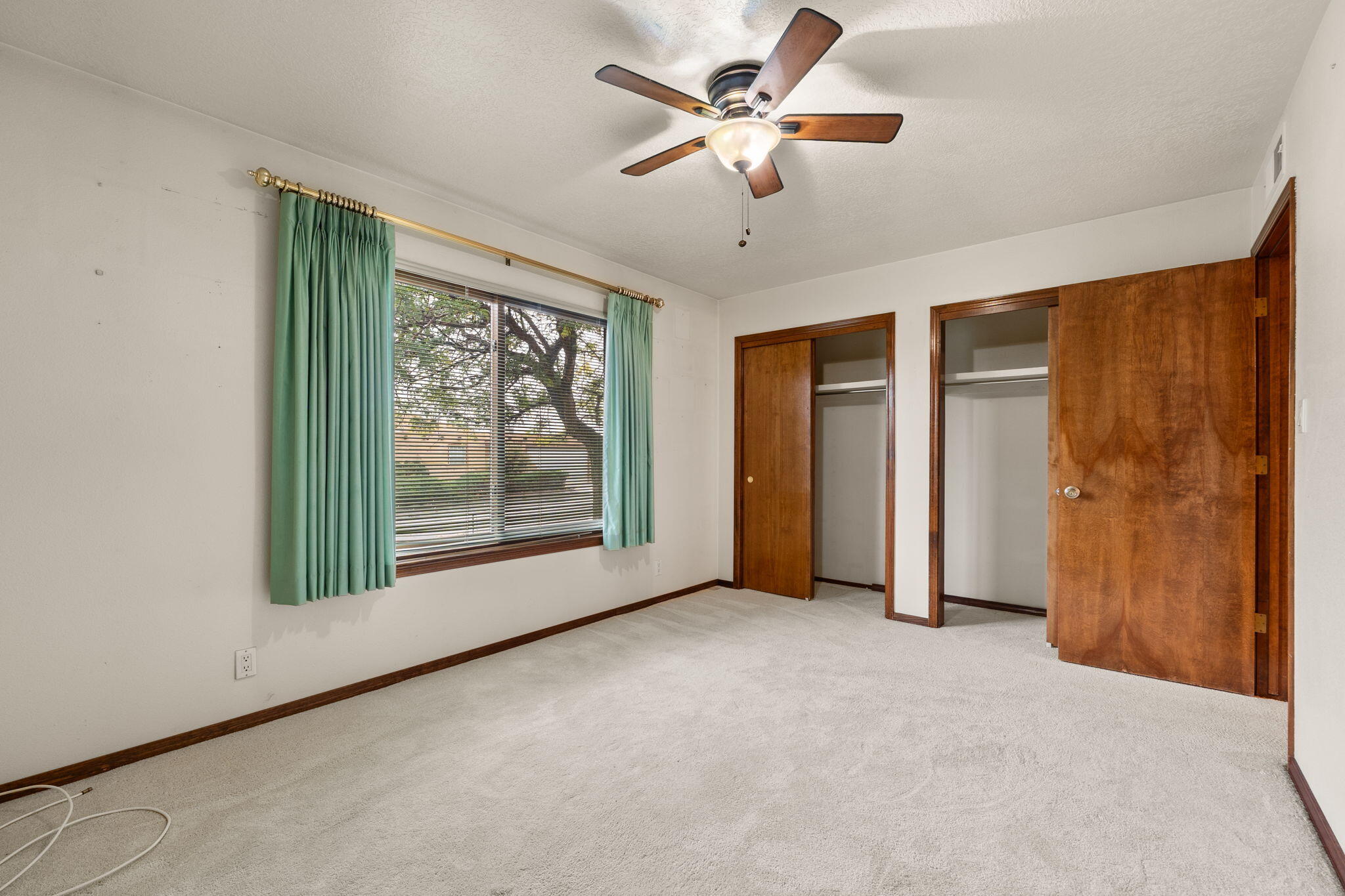 5422 EDWARDS Drive NE