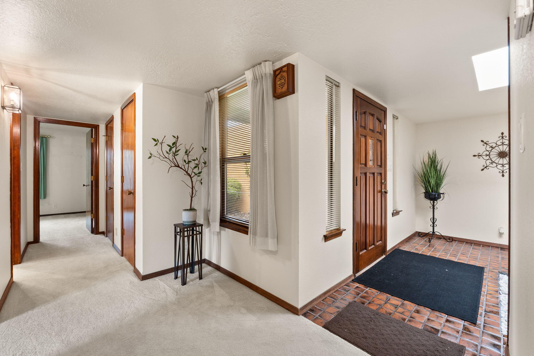 5422 EDWARDS Drive NE