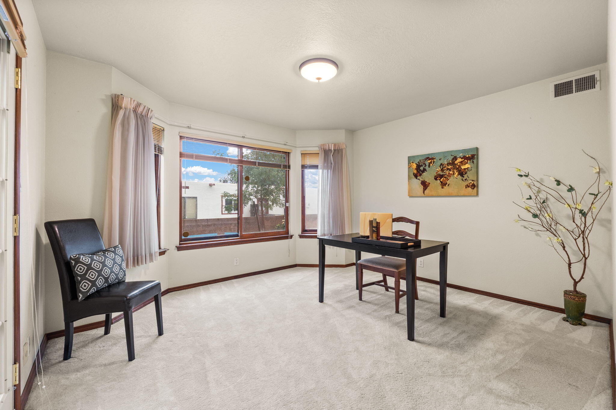 5422 EDWARDS Drive NE